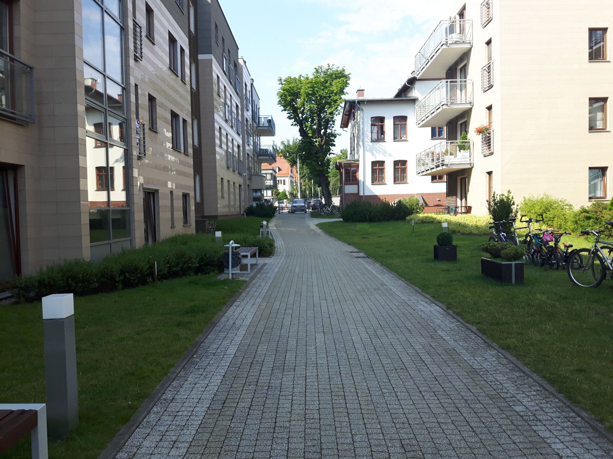 Street view near Dom & House - Apartamenty Sopockie, Żabianka-Wejhera-Jelitkowo-Tysiąclecia — © andpol_2288 (CC BY-SA · Mapillary)