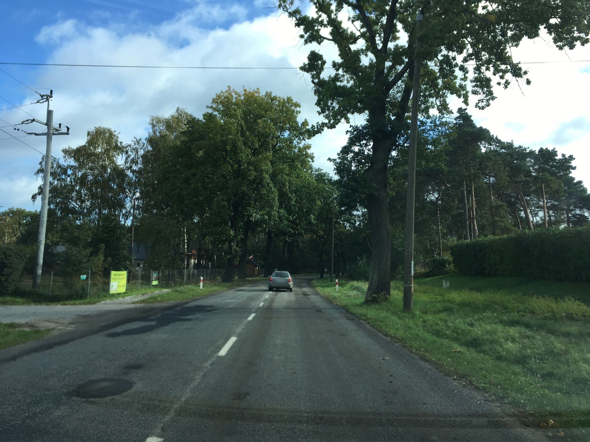 Street view near Korona. Ośrodek kolonijno - wczasowy, Wyspa Sobieszewska — © fundacja_geolife (CC BY-SA · Mapillary)