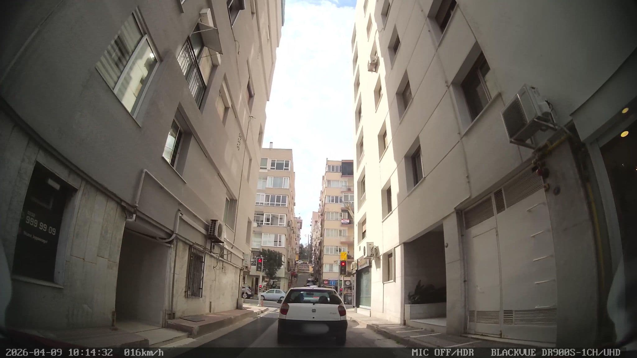 Street view near Otel Oteldir, Konak — © unen (CC BY-SA · Mapillary)