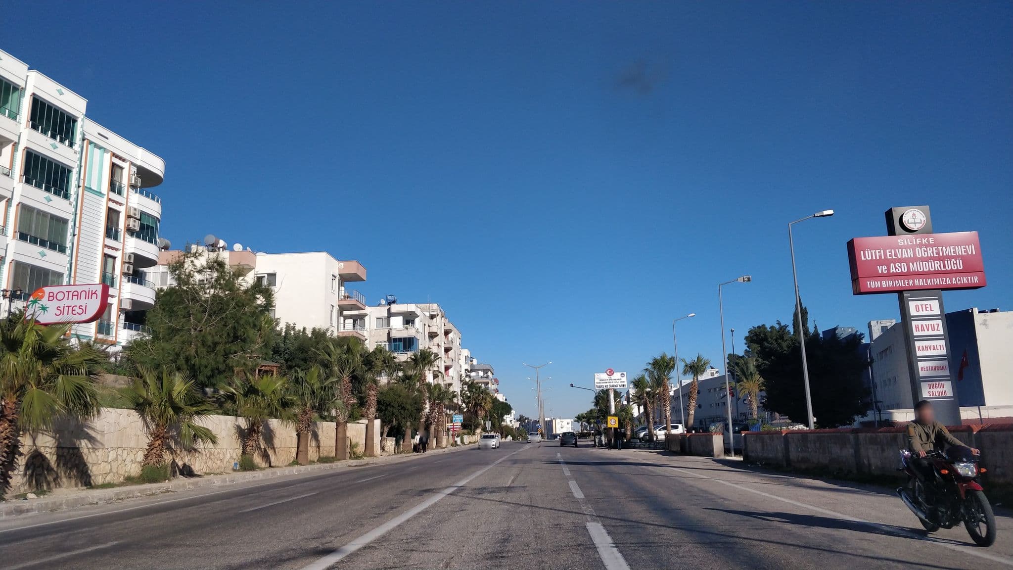 Street view near Taşucu Öğretmen Evi, Taşucu — © kasar (CC BY-SA · Mapillary)