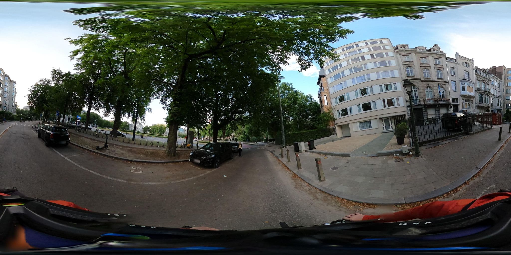 Street view near Souban Rooms, Etterbeek — © Stefdegreef (CC BY-SA · Mapillary)
