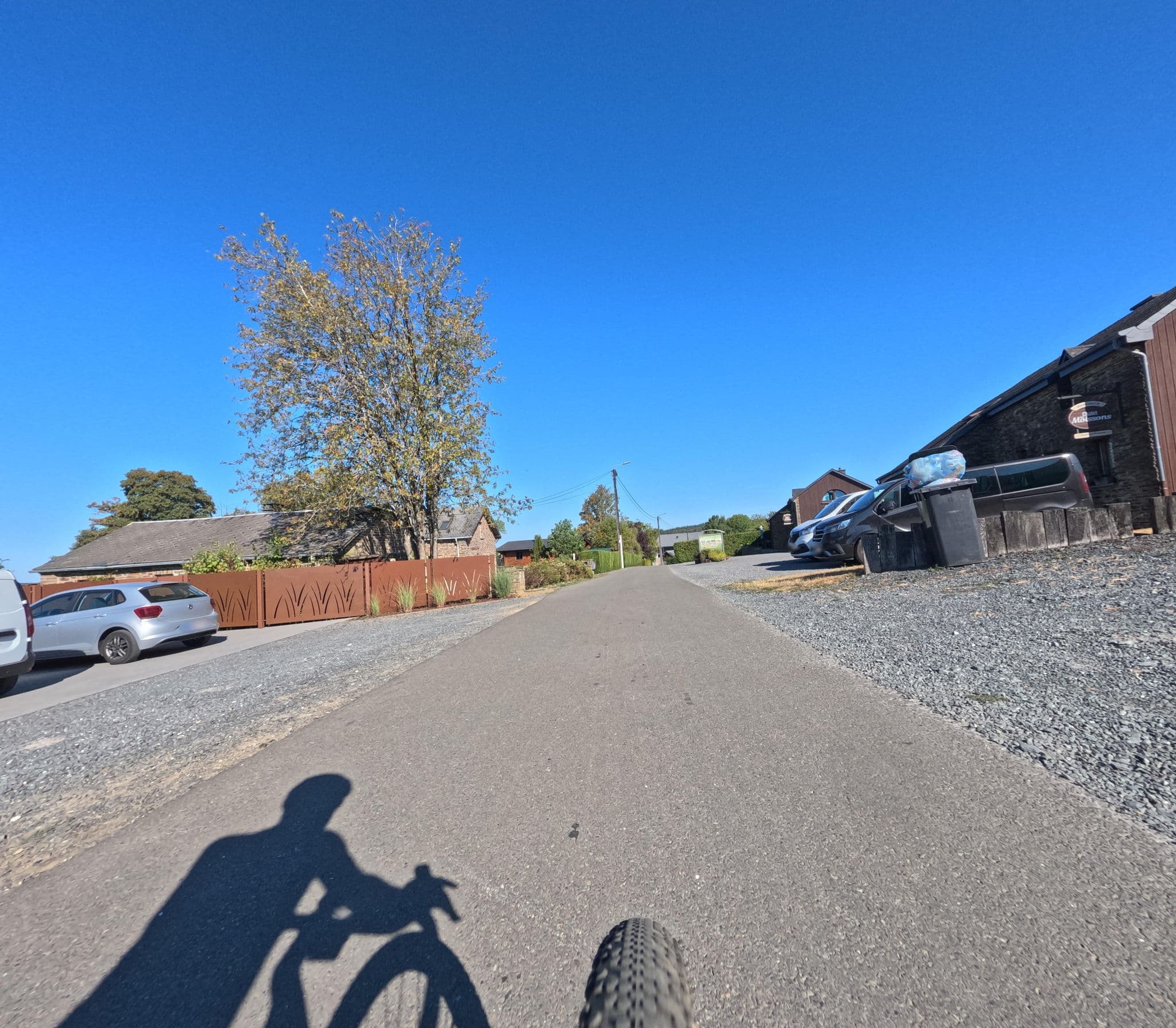 Street view near Le Chalet des Moissons, Bouillon — © Stijnbrengtdewereldinbeeld (CC BY-SA · Mapillary)