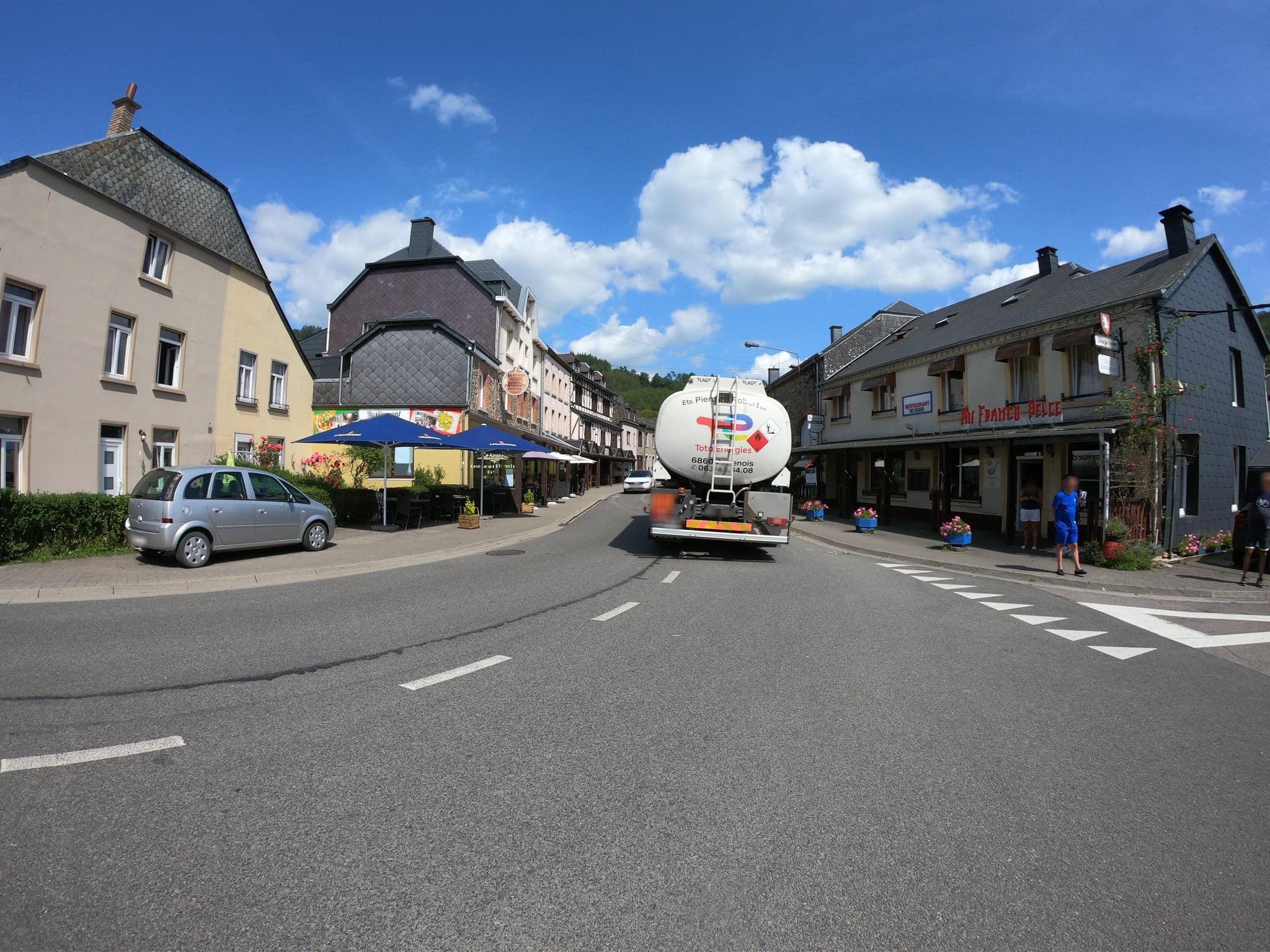 Street view near Els En Rik's Room, Bièvre — © joostjakob (CC BY-SA · Mapillary)