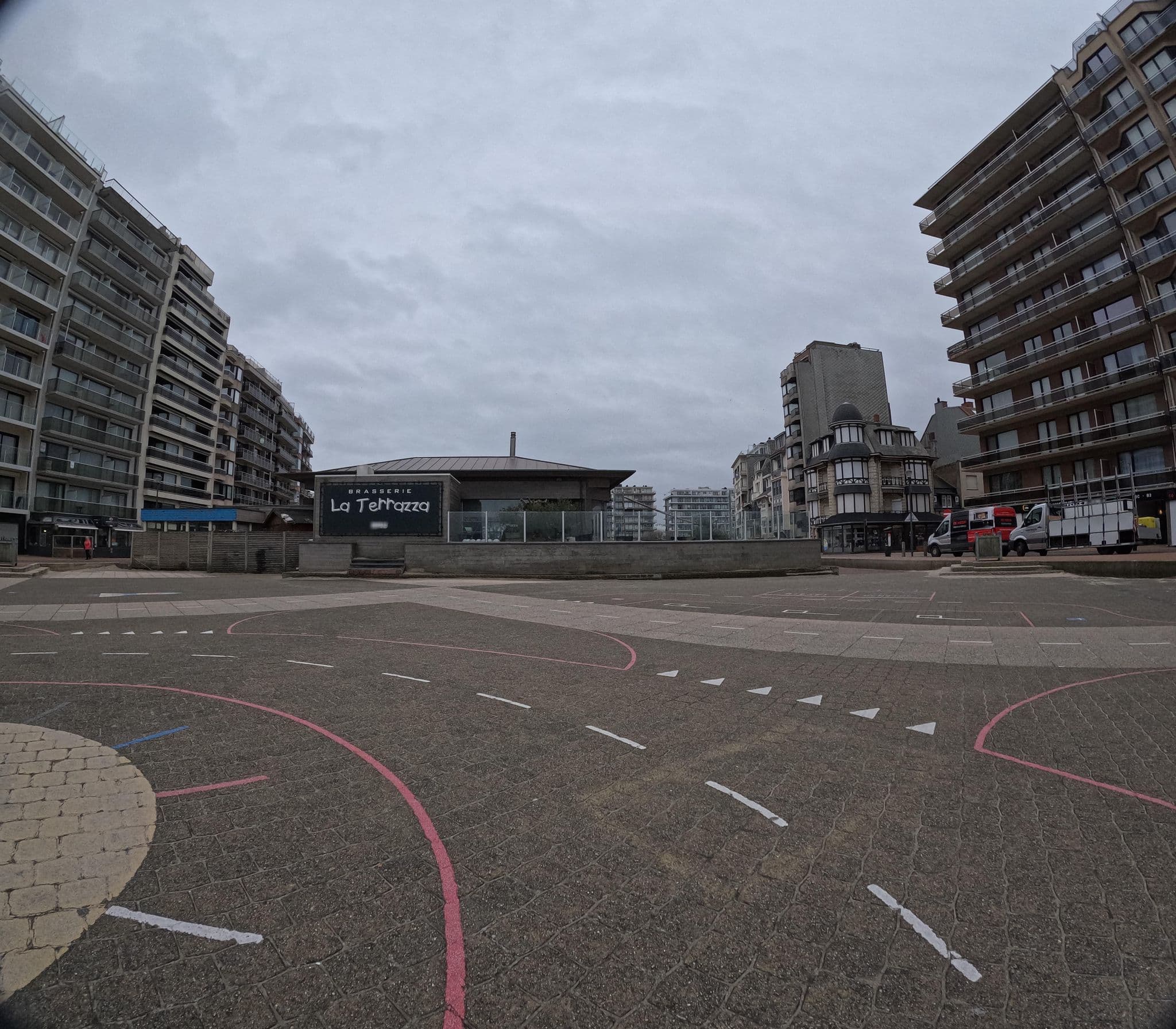 Street view near Ellain's Beach Resort, Westende — © filipc (CC BY-SA · Mapillary)