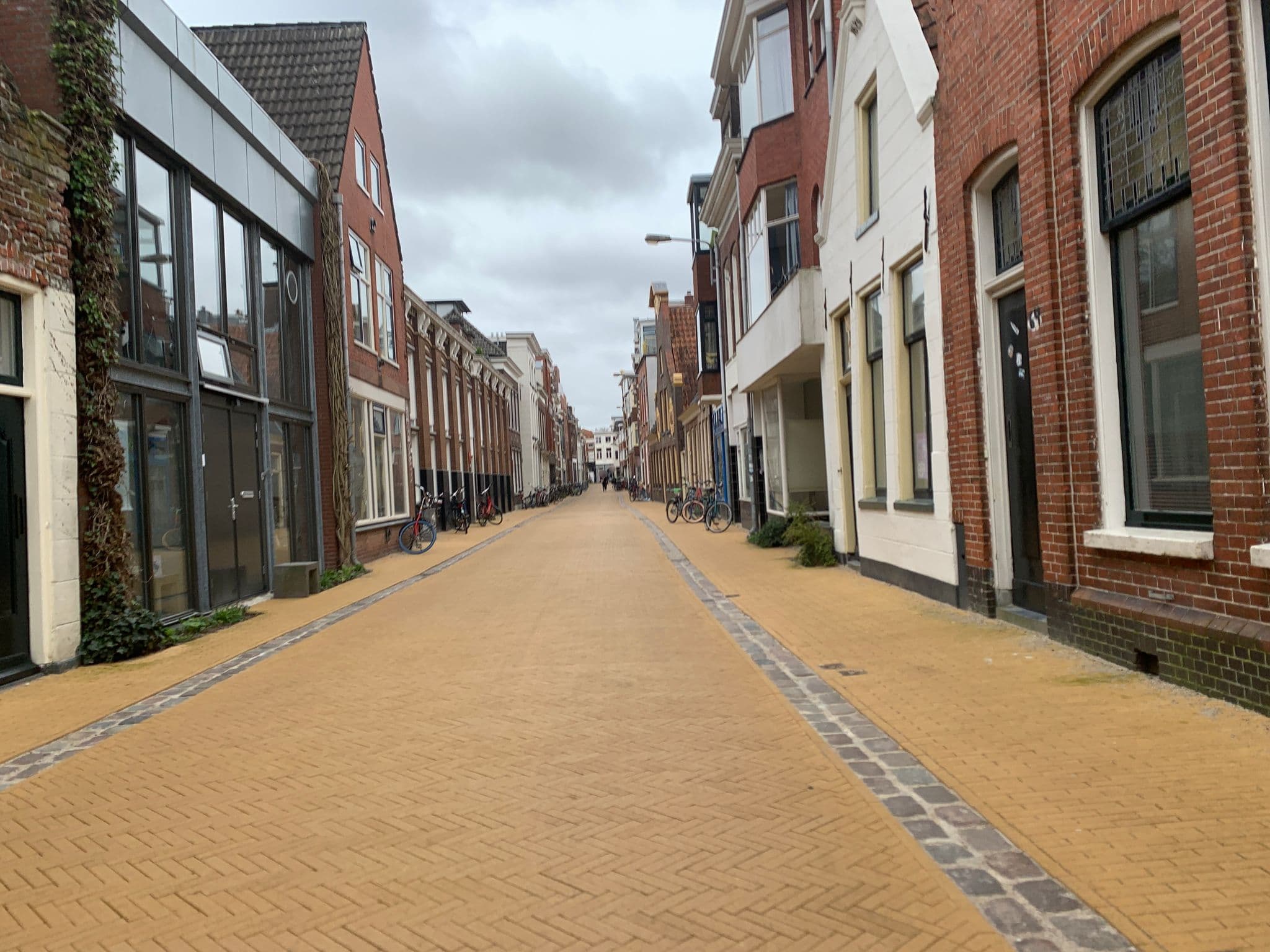 Street view near Gasten In Het atelier, Groningen — © pLyMiEwGpWDLryMacQzo (CC BY-SA · Mapillary)