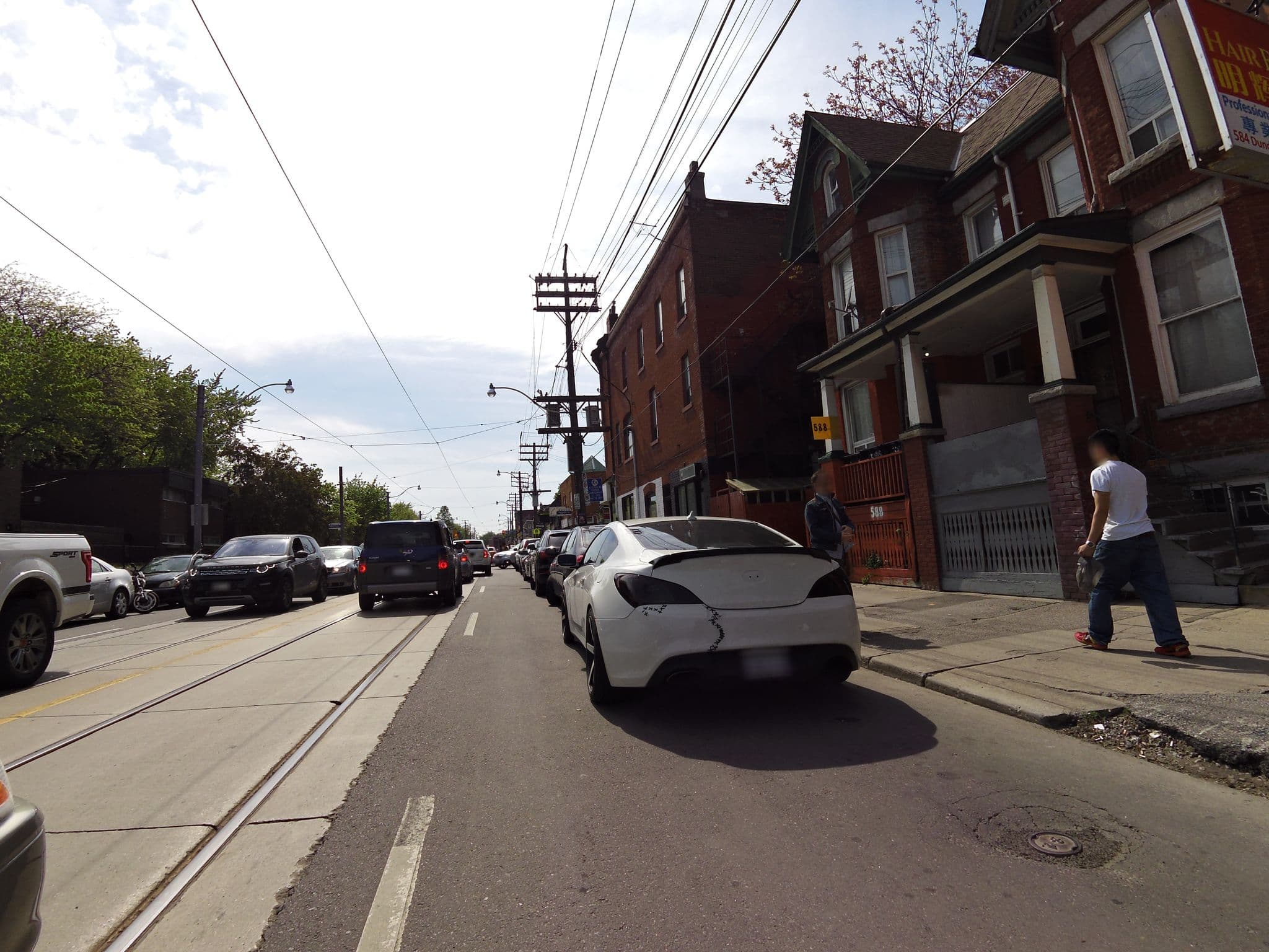 Street view near Toronto Travellers Home, Kensington-Chinatown — © kevo (CC BY-SA · Mapillary)