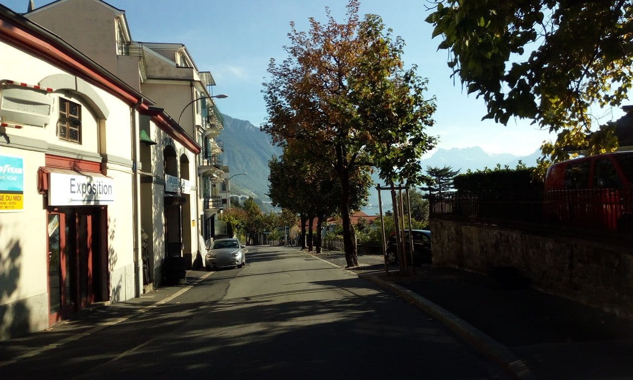 Street view near Les Amandiers, Montreux — © selfishseahorse (CC BY-SA · Mapillary)