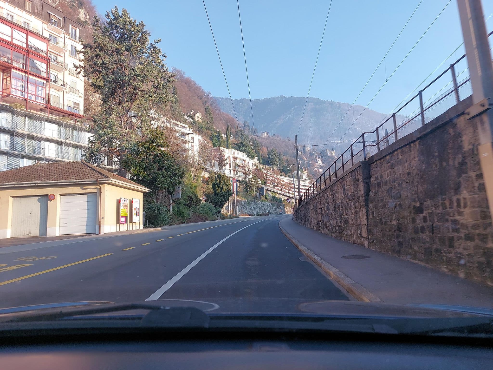 Street view near Bleu Léman, Montreux — © Balbenar (CC BY-SA · Mapillary)