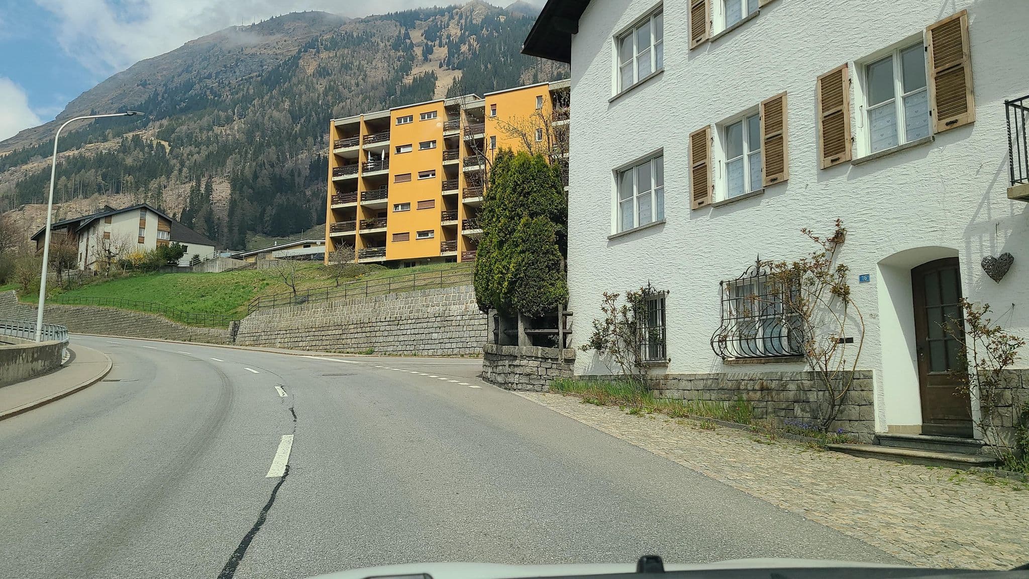 Street view near Chalet Cuore delle Alpi, Airolo — © chrisbeddow (CC BY-SA · Mapillary)
