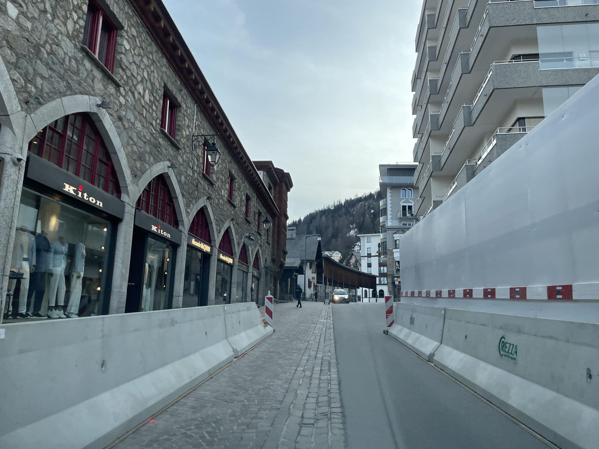 Street view near Perkins' Party Palace, St. Moritz — © u001 (CC BY-SA · Mapillary)