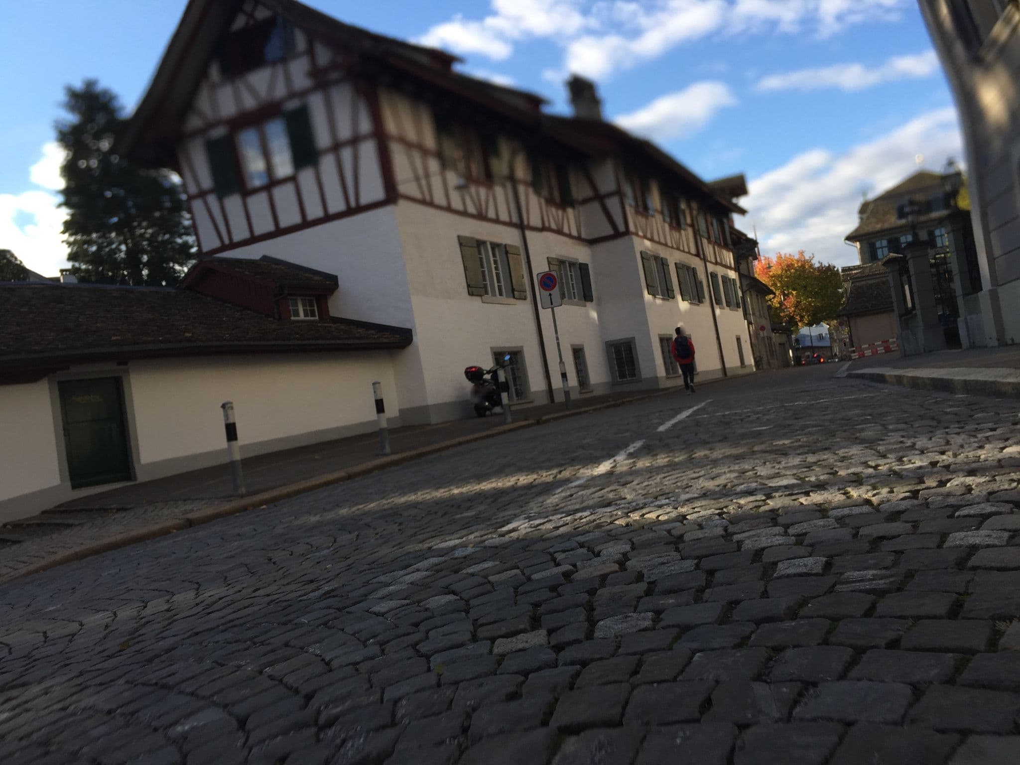 Street view near Hotel Florhof, Zürich (Kreis 1) / Rathaus — © albinfo (CC BY-SA · Mapillary)