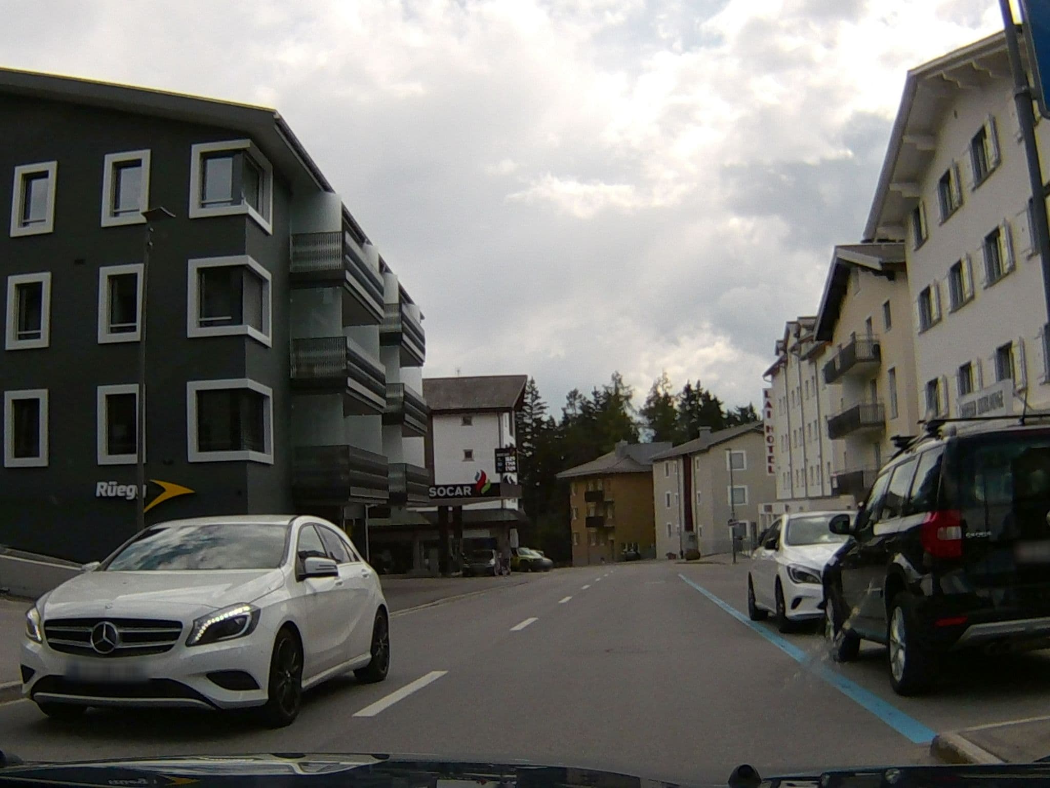 Street view near Hotel Touring, Lenzerheide — © endszbrxns (CC BY-SA · Mapillary)