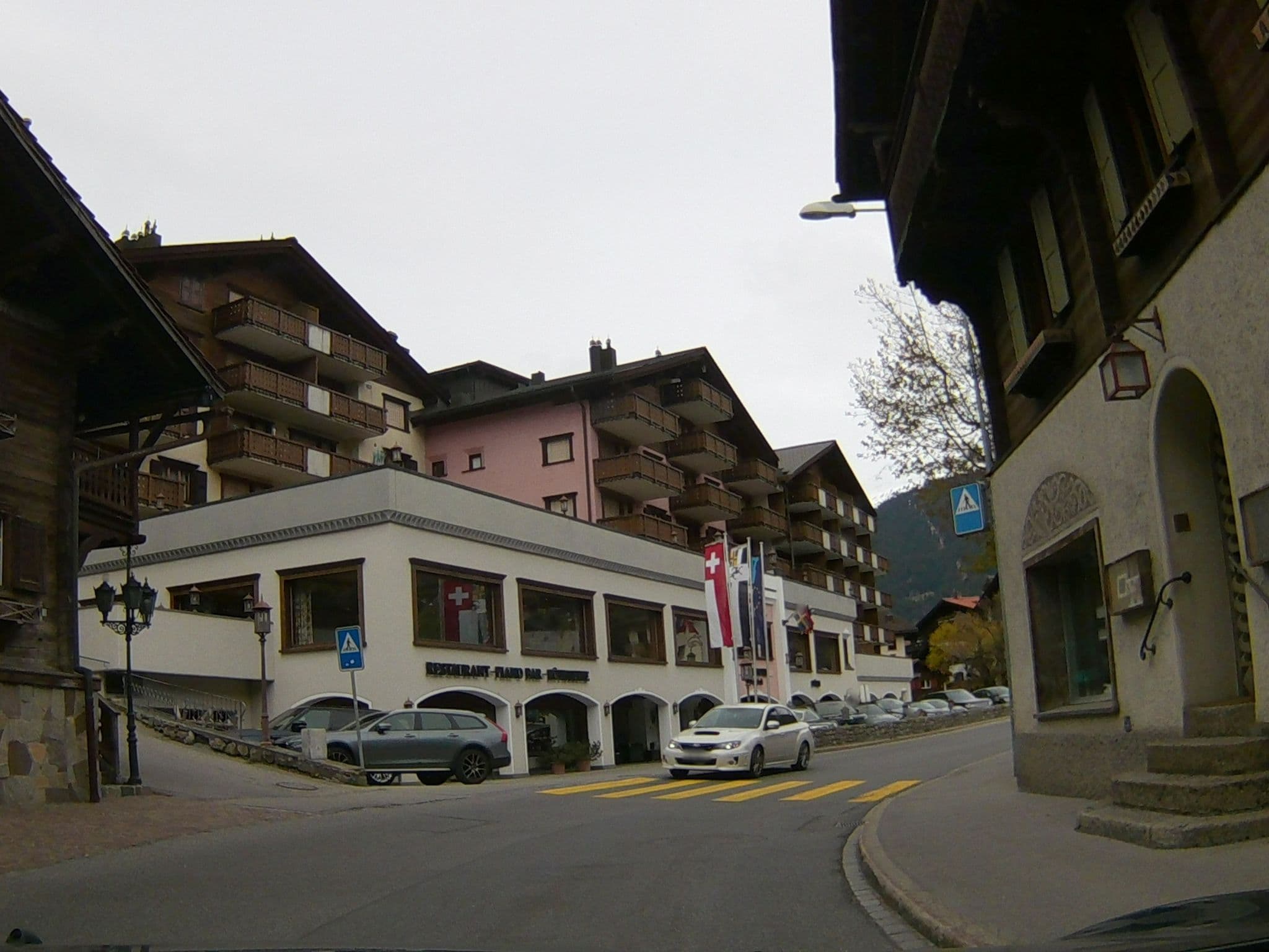 Street view near Greasy Spoon GmbH, Klosters Serneus — © oferi (CC BY-SA · Mapillary)