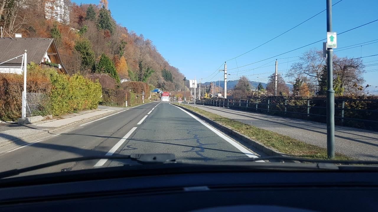 Street view near Pension di Elfe, Pörtschach am Wörthersee — © mik007 (CC BY-SA · Mapillary)