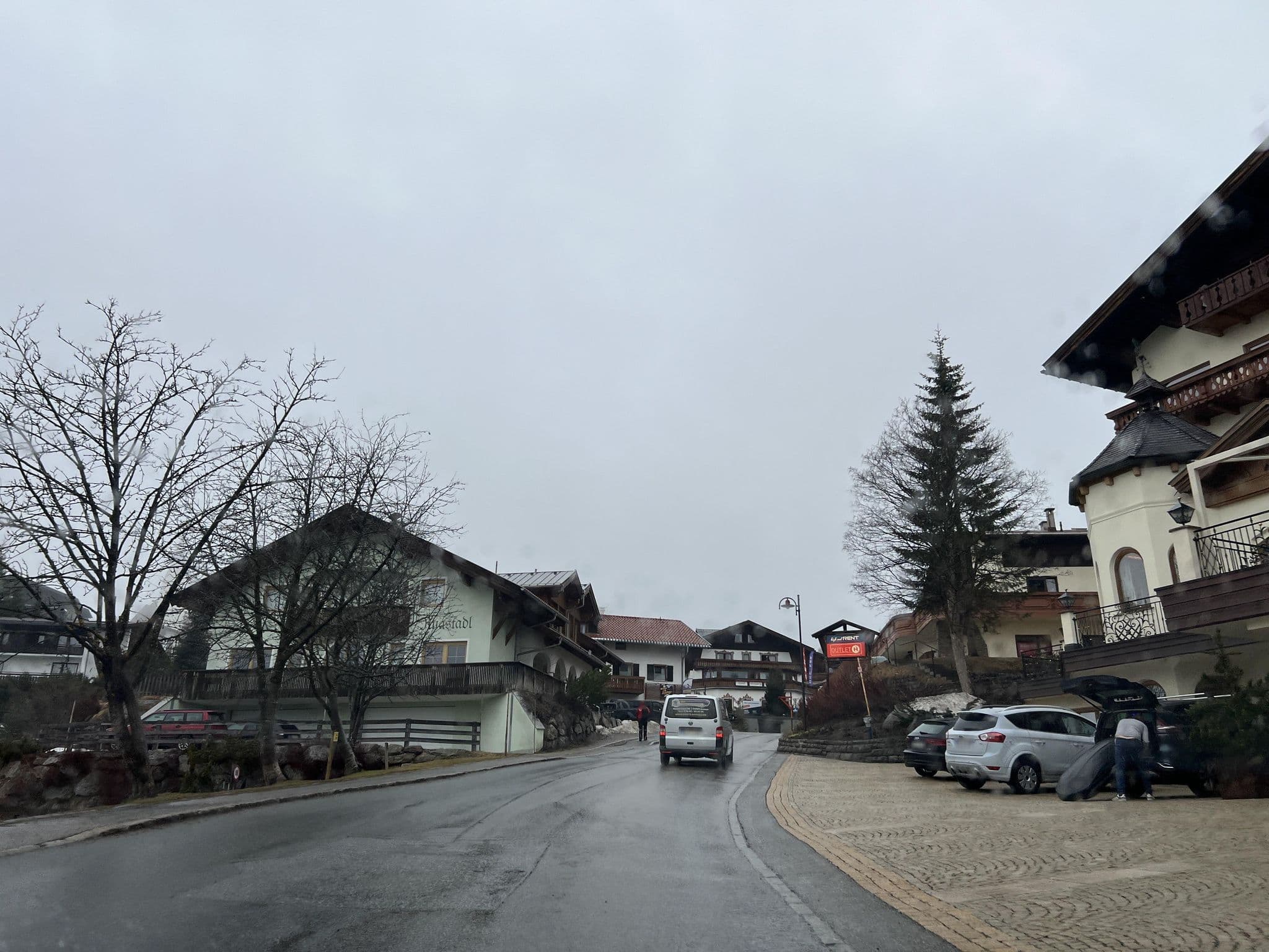 Street view near Sporthotel Günter Singer OG, Höfen — © ottor (CC BY-SA · Mapillary)