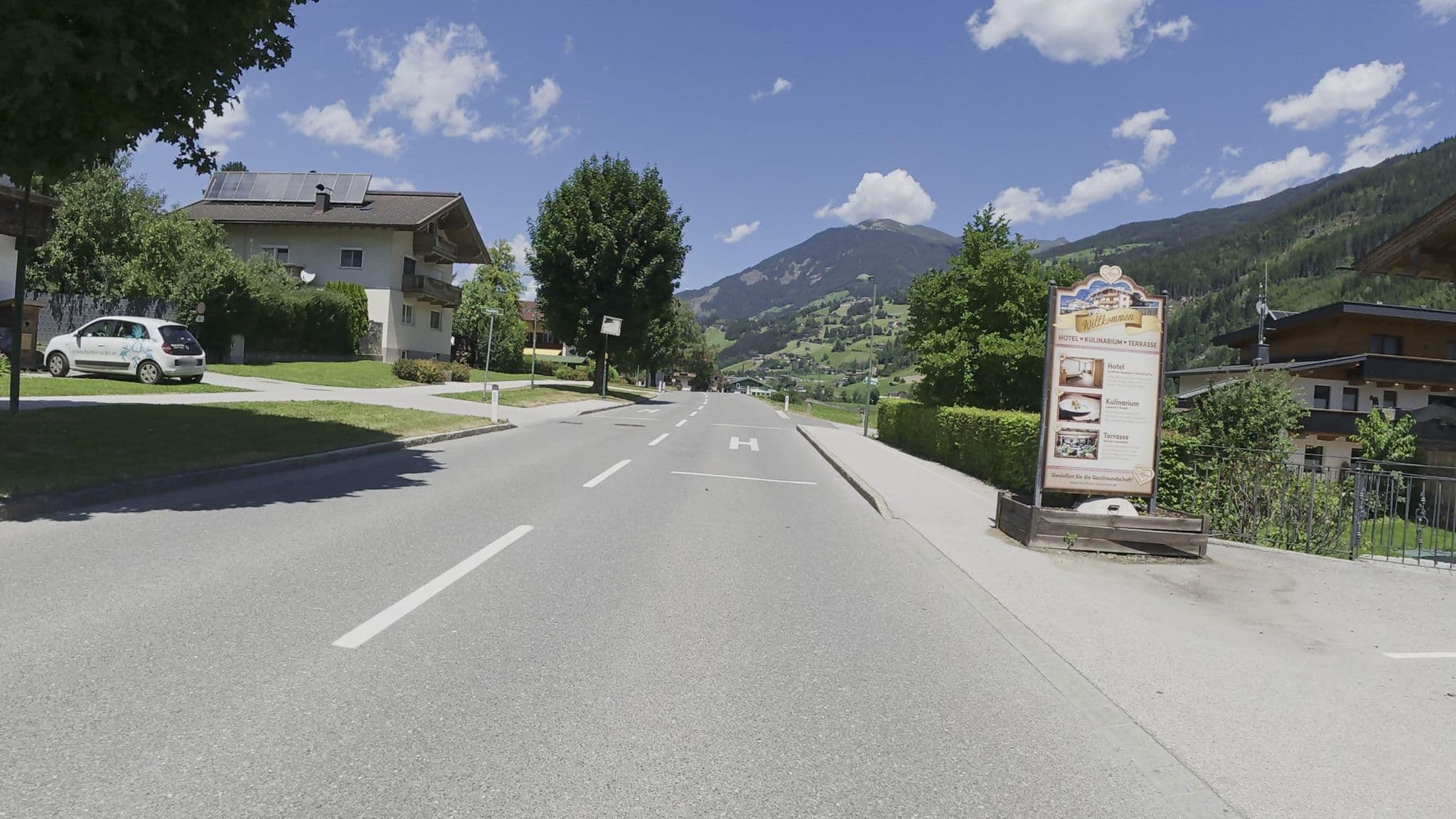 Street view near Hotel St. Georg, Aschau im Zillertal — © Guzzi_Franze (CC BY-SA · Mapillary)