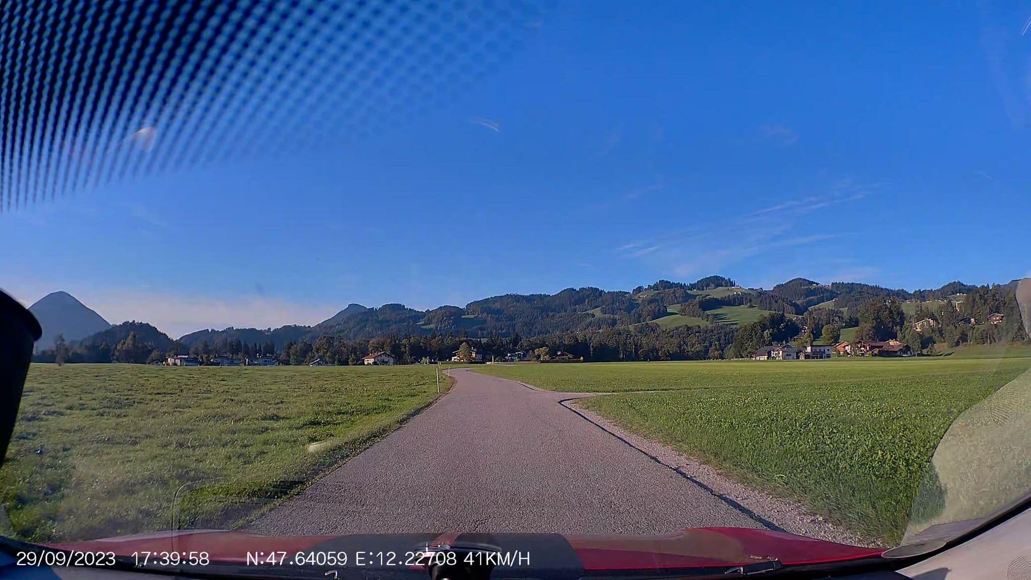 Street view near Ferienwohnung Kaiserblick, Niederndorf — © AR88 (CC BY-SA · Mapillary)