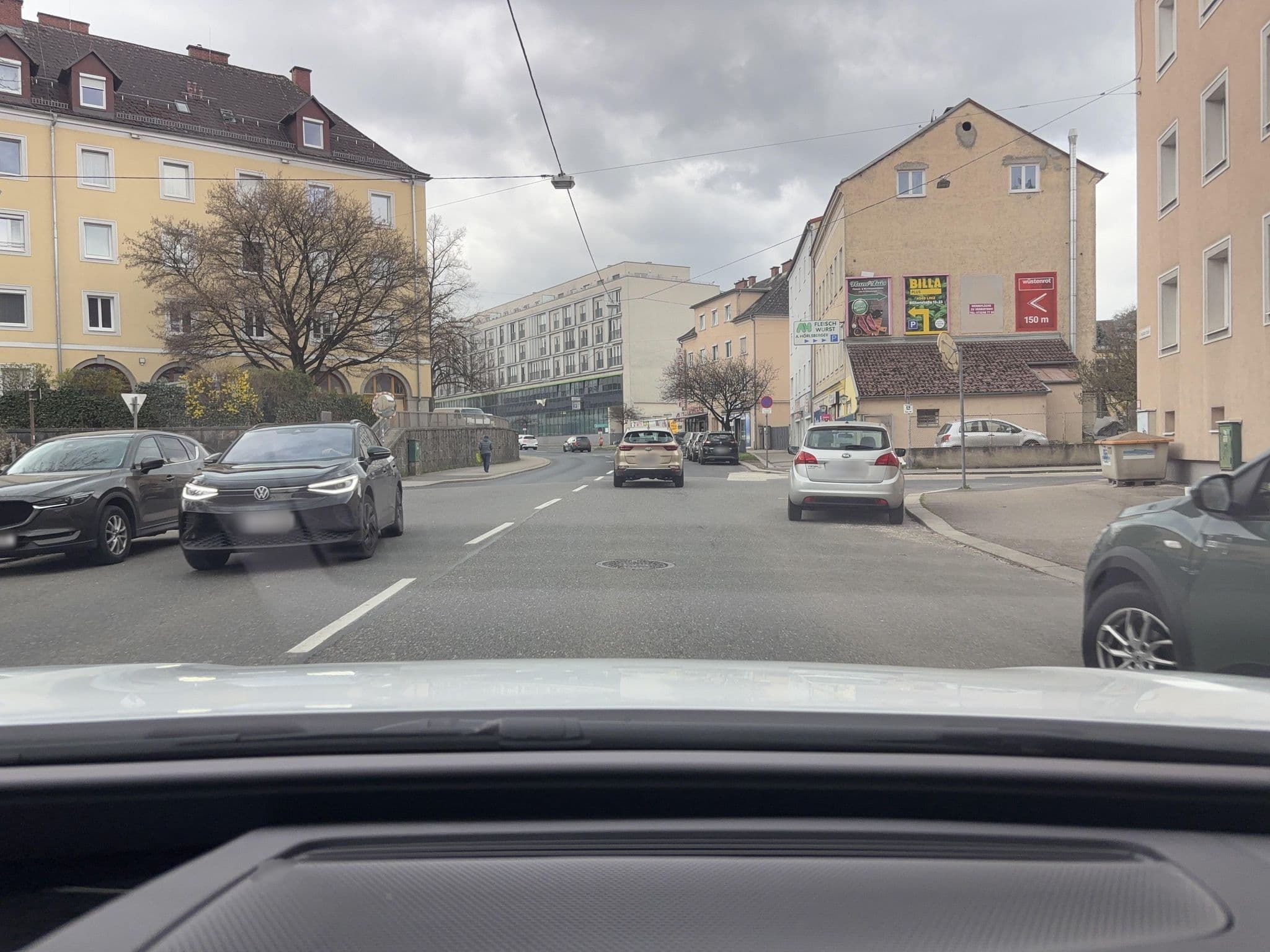 Street view near Oberösterreich Tourismus GmbH, Linz — © berndschiller (CC BY-SA · Mapillary)
