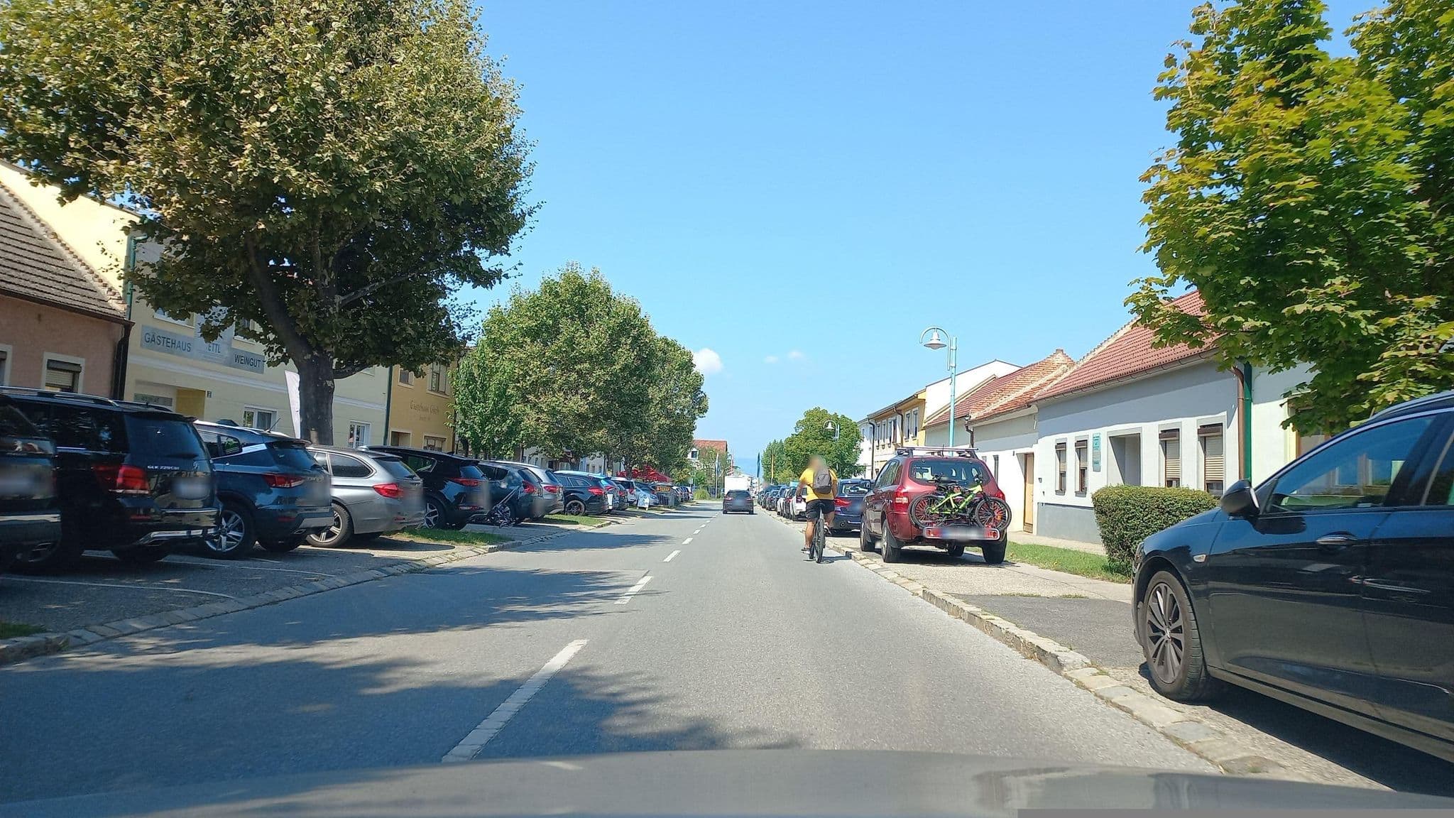 Street view near Weinbau u. Frühstückspension Lorenz und Ernestine Gisch, Podersdorf am See — © bordaben (CC BY-SA · Mapillary)