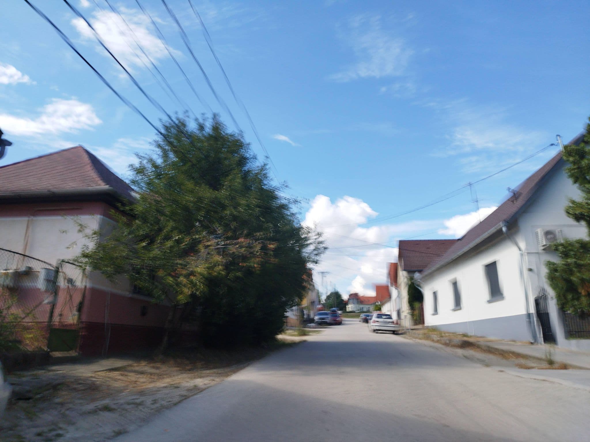Street view near Zrínyi 15 Apartments, Balatonkenese — © grozsa11 (CC BY-SA · Mapillary)