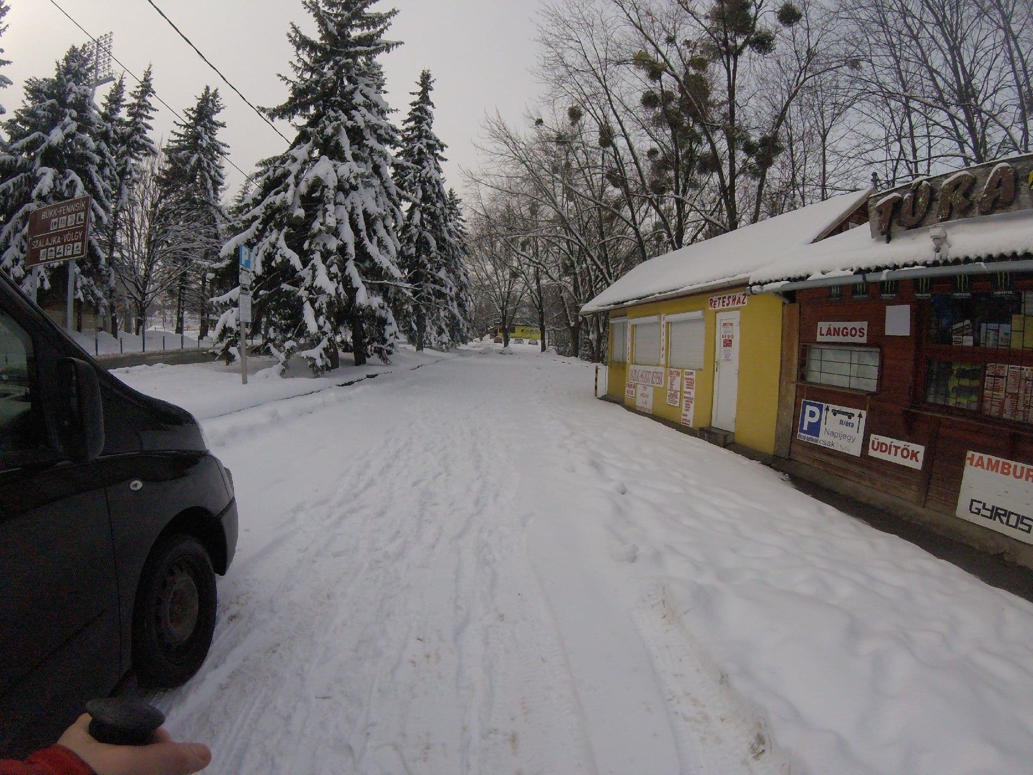 Street view near Viki Vendégház, Szilvásvárad — © utvonalfelmeresek (CC BY-SA · Mapillary)