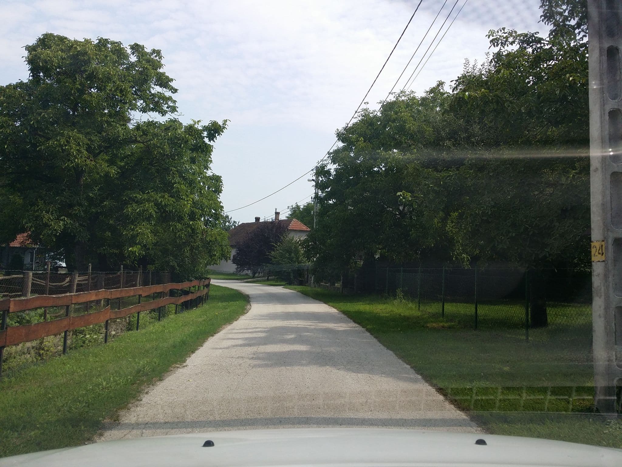 Street view near Hegyalja Vendégház, Sátoraljaújhely — © utvonalfelmeresek (CC BY-SA · Mapillary)