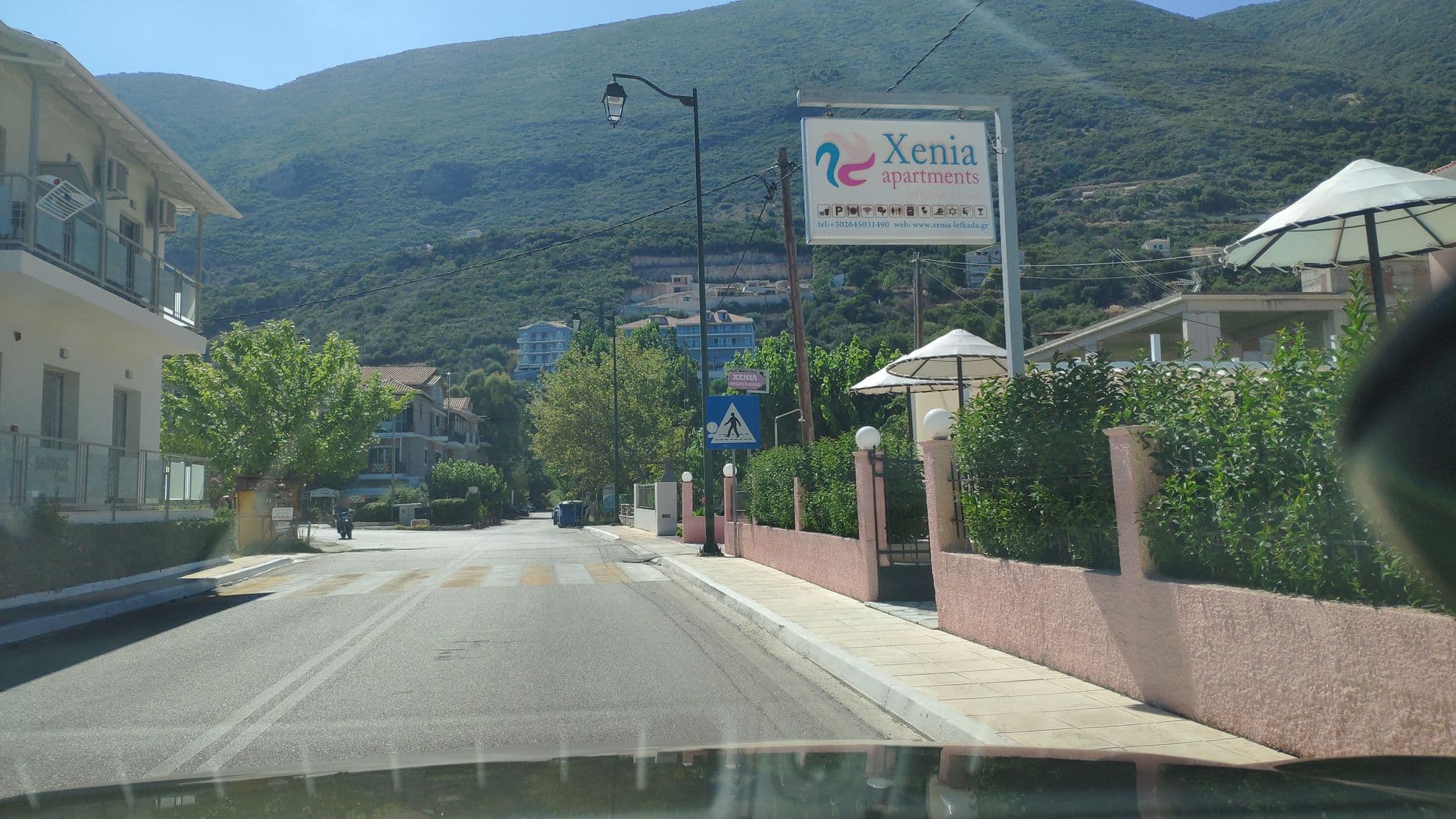 Street view near Savinos Rooms, Nidhríon — © pppetros (CC BY-SA · Mapillary)