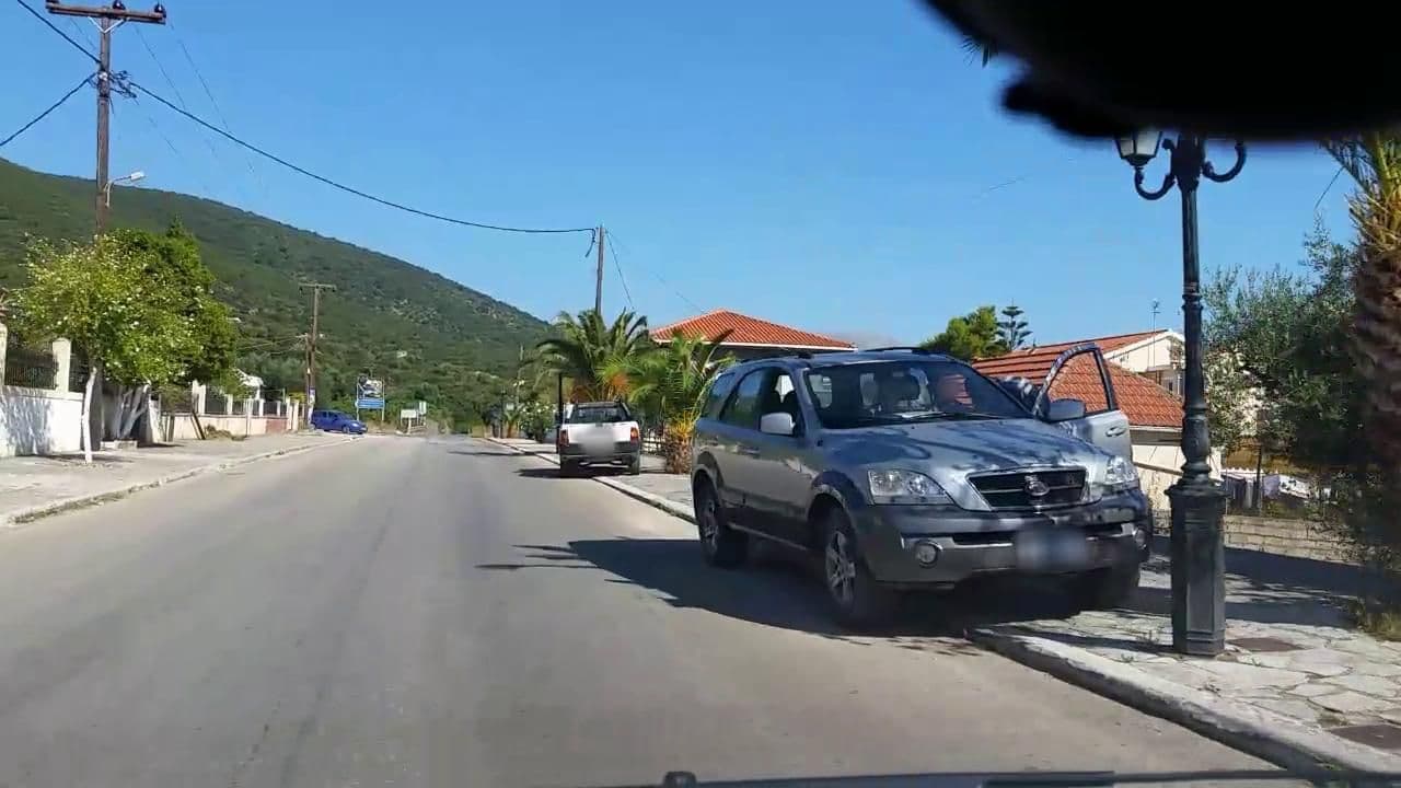 Street view near Dimitri's Studios, Karavomylos, Sámi — © roadroid (CC BY-SA · Mapillary)