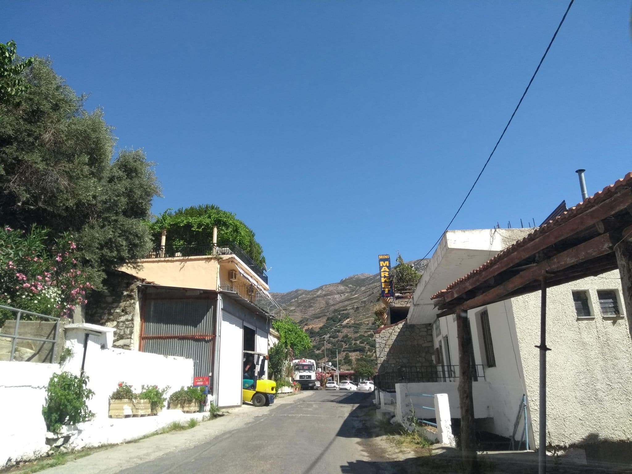 Street view near Kefalia, Kíssamos — © thetornado76 (CC BY-SA · Mapillary)