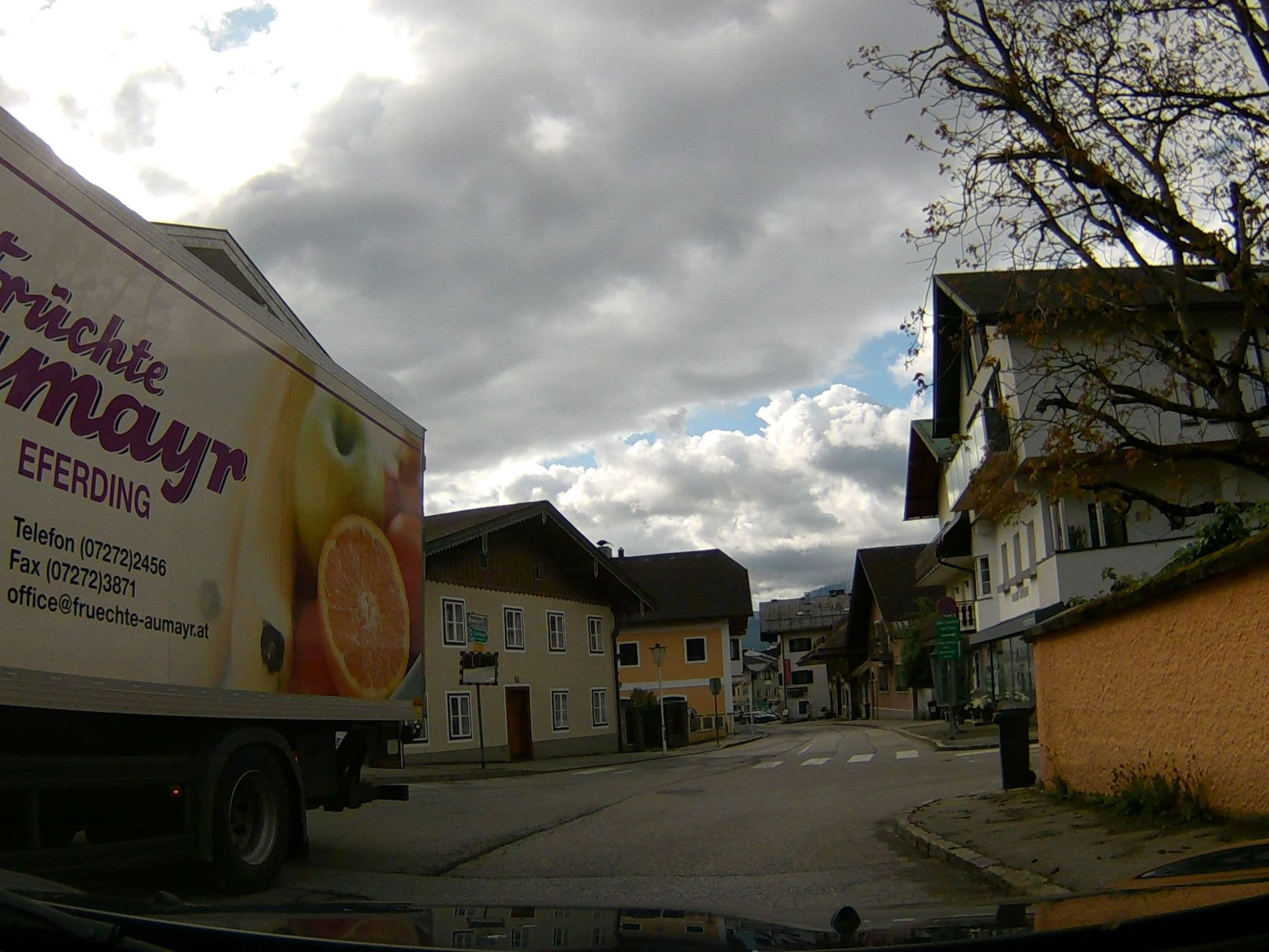 Street view near Hotel "das Mondsee", Mondsee — © oferi (CC BY-SA · Mapillary)