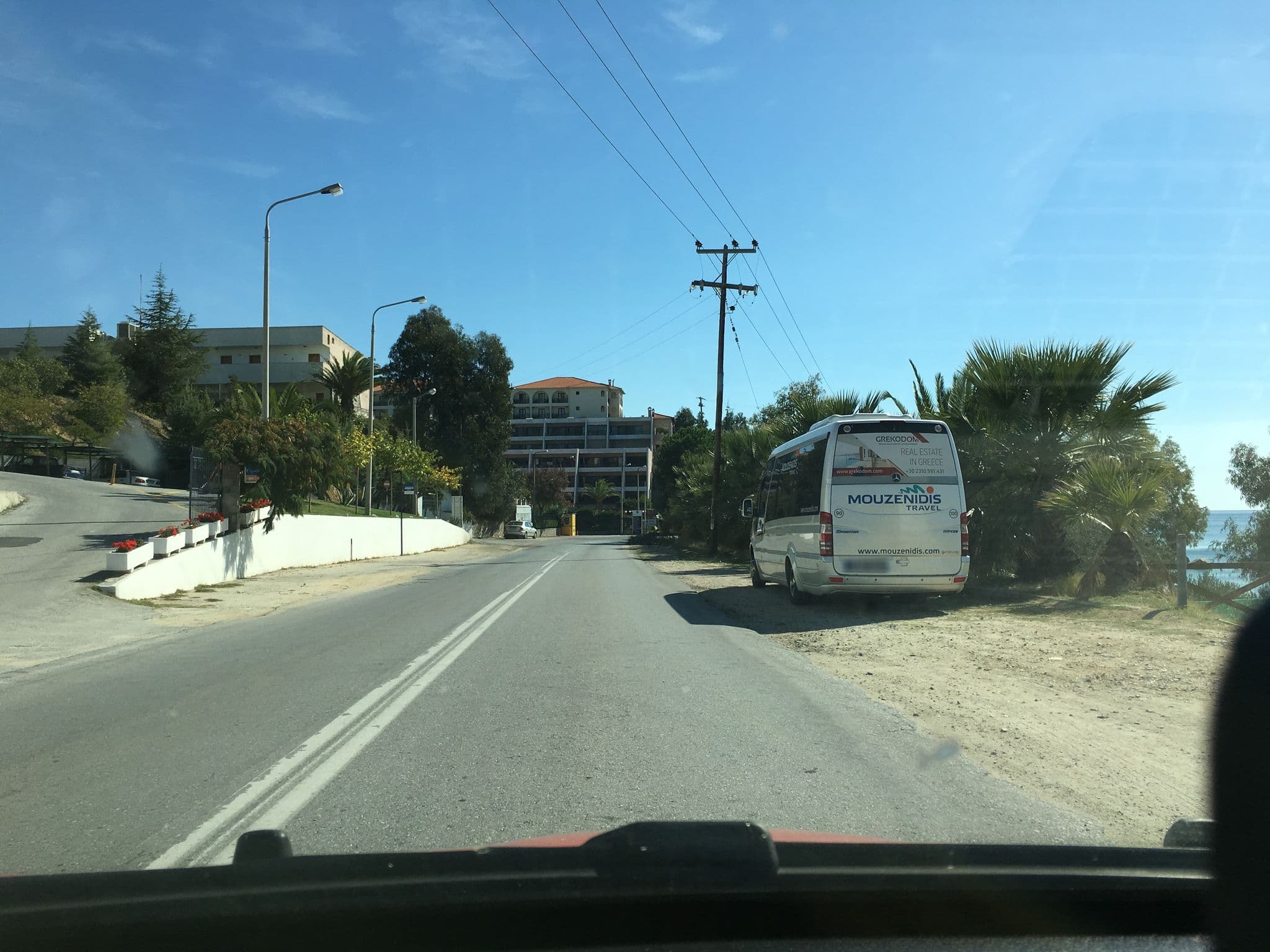 Street view near Akti Beach Resort, Néa Róda — © noel (CC BY-SA · Mapillary)