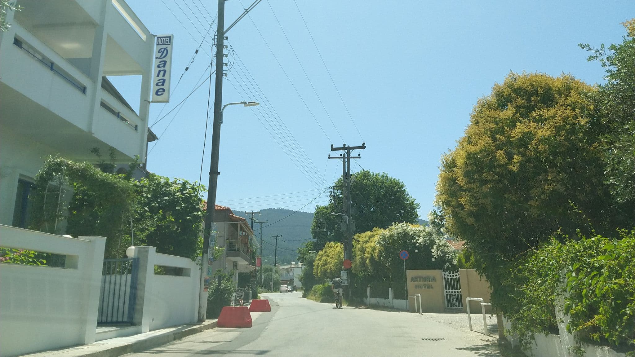 Street view near Danae Hotel, Thásos — © lucia_ (CC BY-SA · Mapillary)