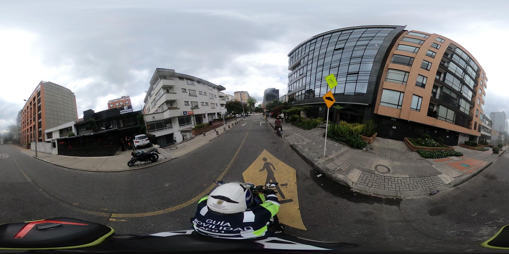 Street view near hotel suites real 85, Barrio San Luis — © cgalindop (CC BY-SA · Mapillary)
