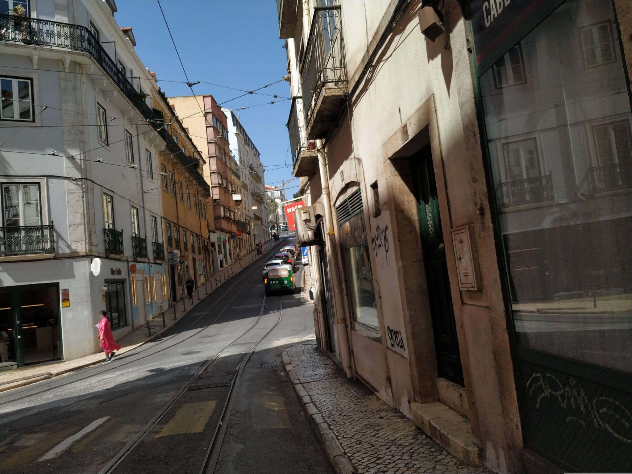 Street view near Dear Lisbon - Gallery House, Santos-o-Velho — © filohipo (CC BY-SA · Mapillary)