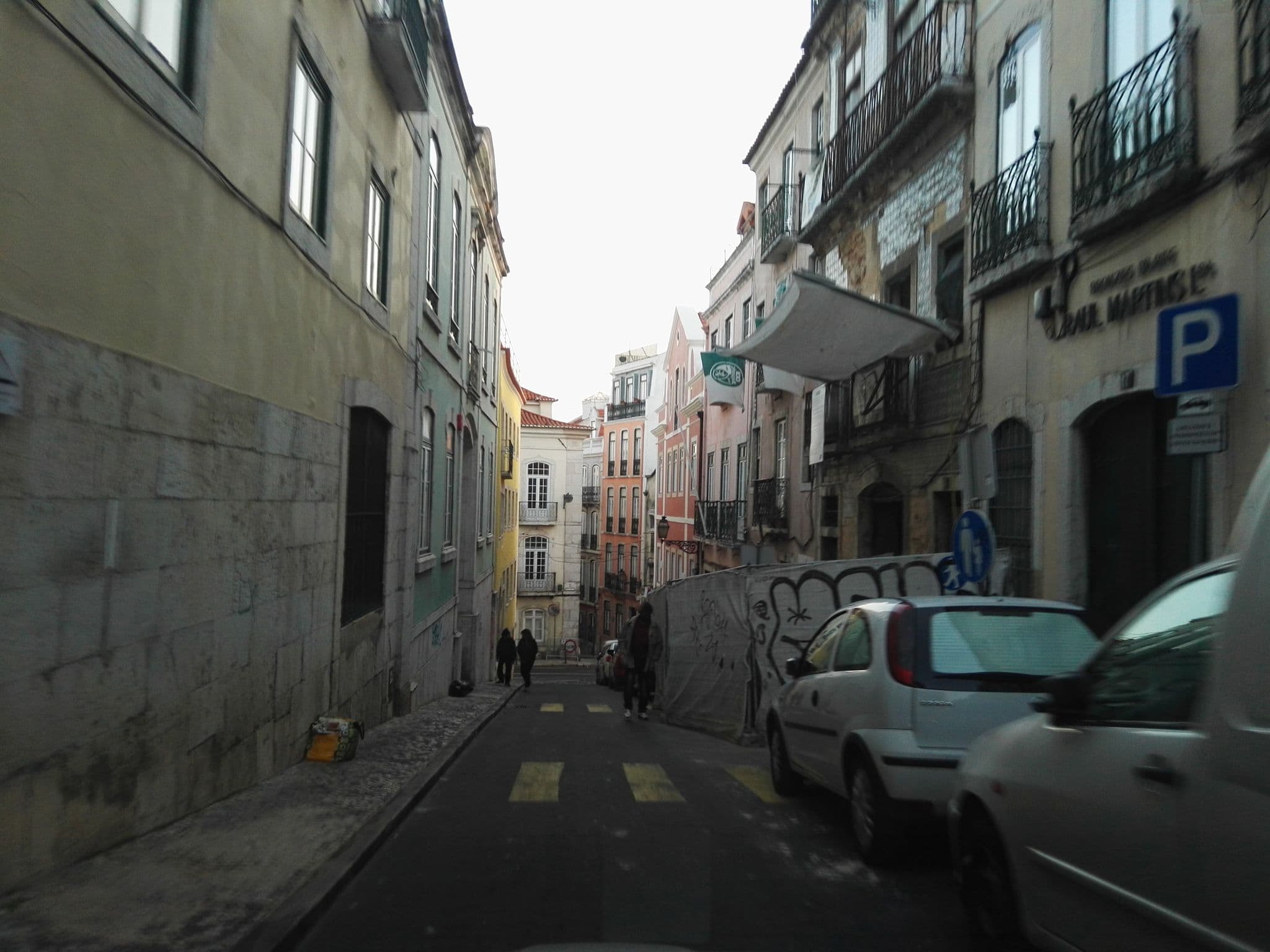 Street view near José Francisco Neves, Santos-o-Velho — © filipegraciosa (CC BY-SA · Mapillary)