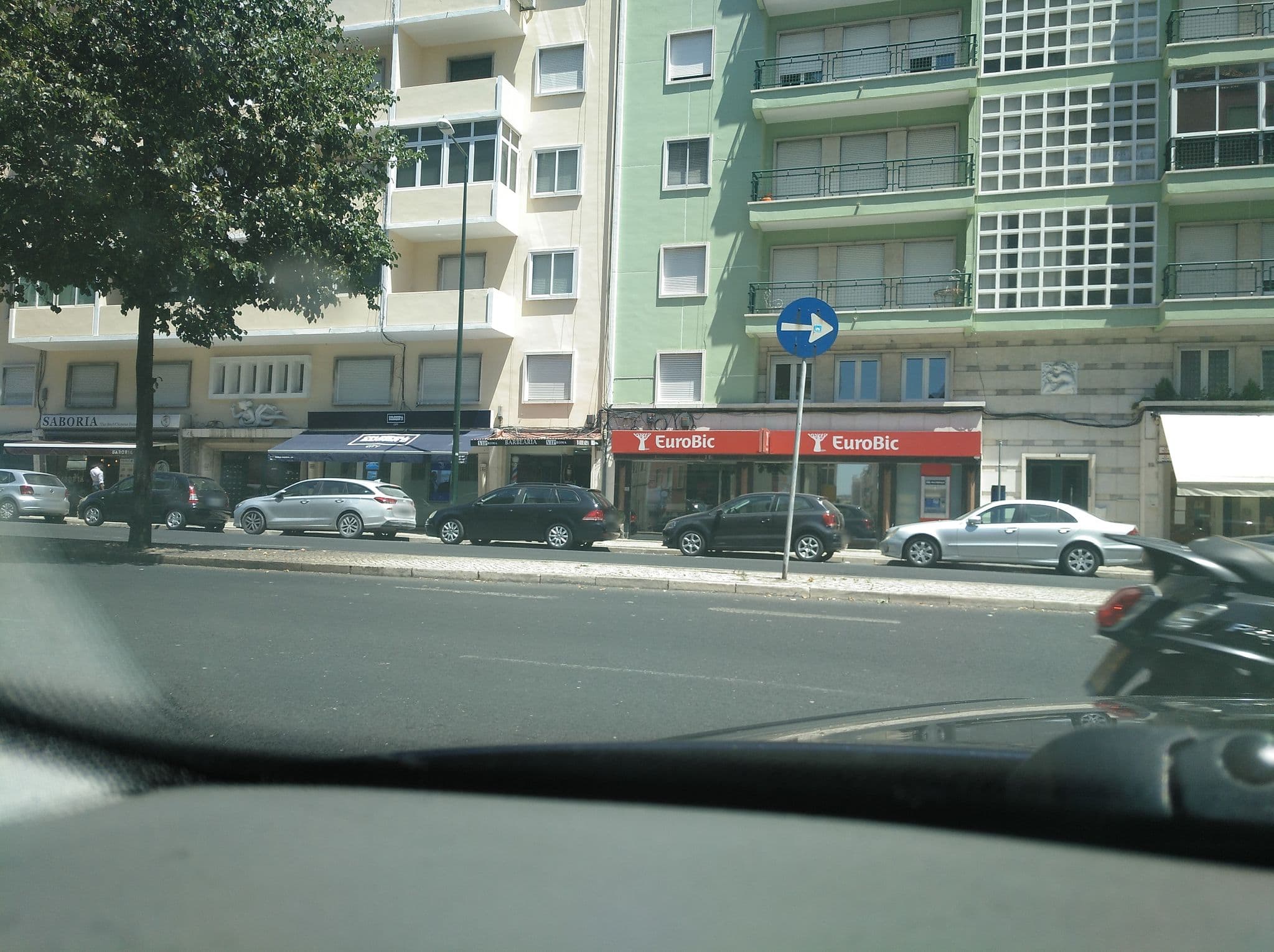 Street view near Waytostay, Campo Pequeno — © filohipo (CC BY-SA · Mapillary)