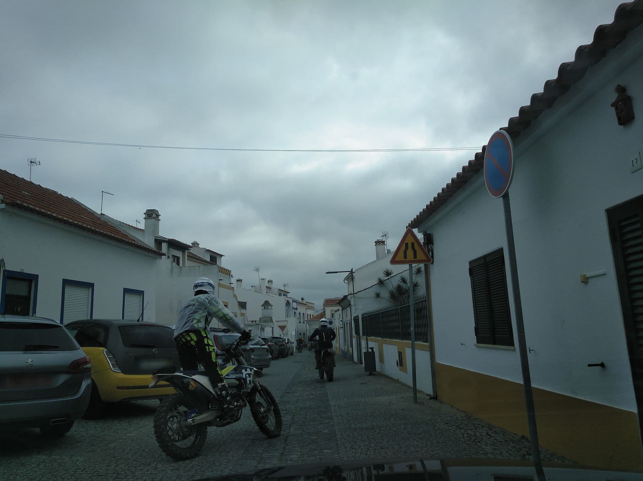 Street view near Alojamento Guarda-Rios, Vila Nova de Milfontes — © filohipo (CC BY-SA · Mapillary)
