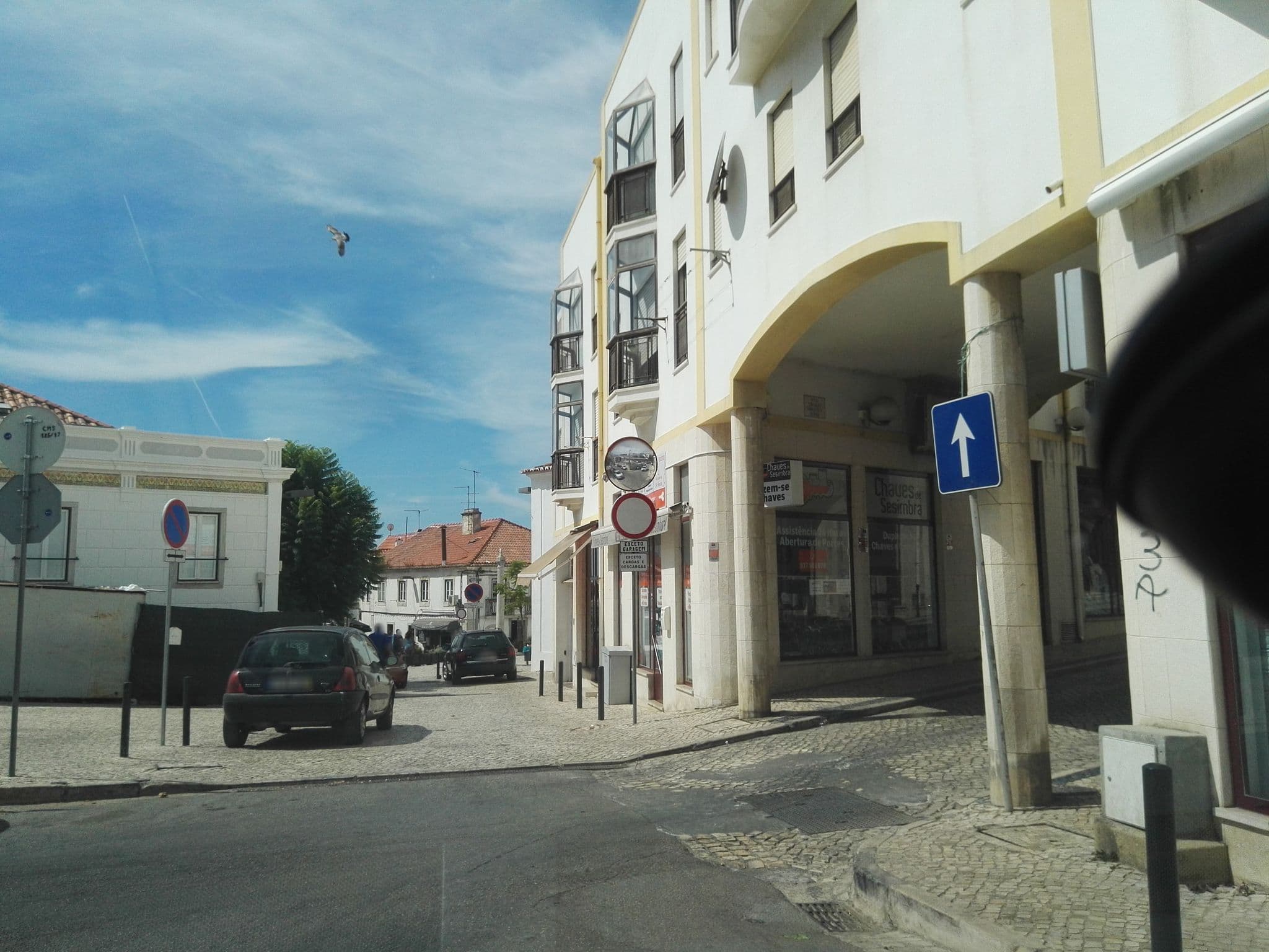 Street view near Casa Sesimbra Appartments, Sesimbra — © filipegraciosa (CC BY-SA · Mapillary)