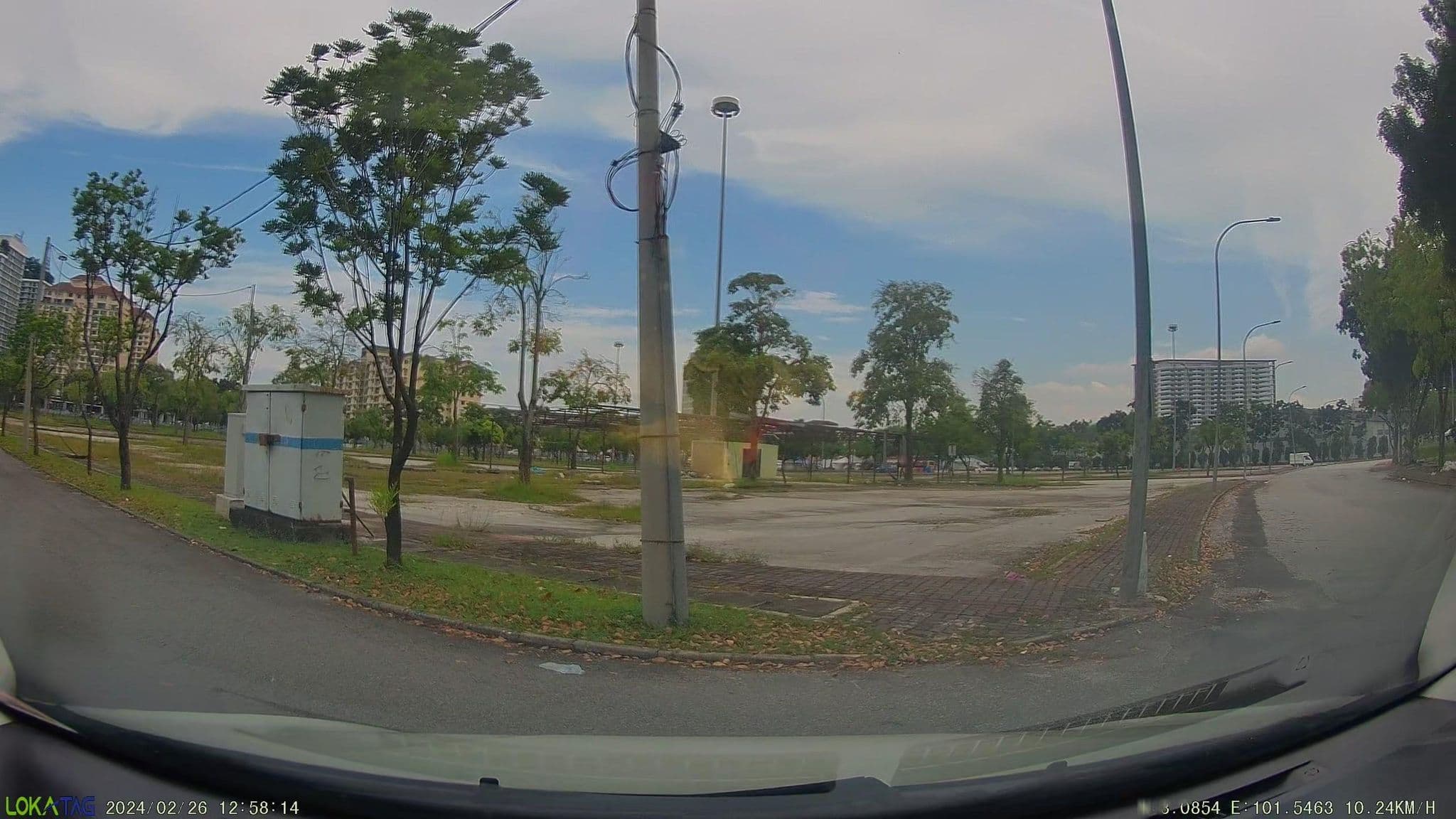 Street view near Roof garden @ Bukit Jelutong, Batu Tiga — © CH30K (CC BY-SA · Mapillary)