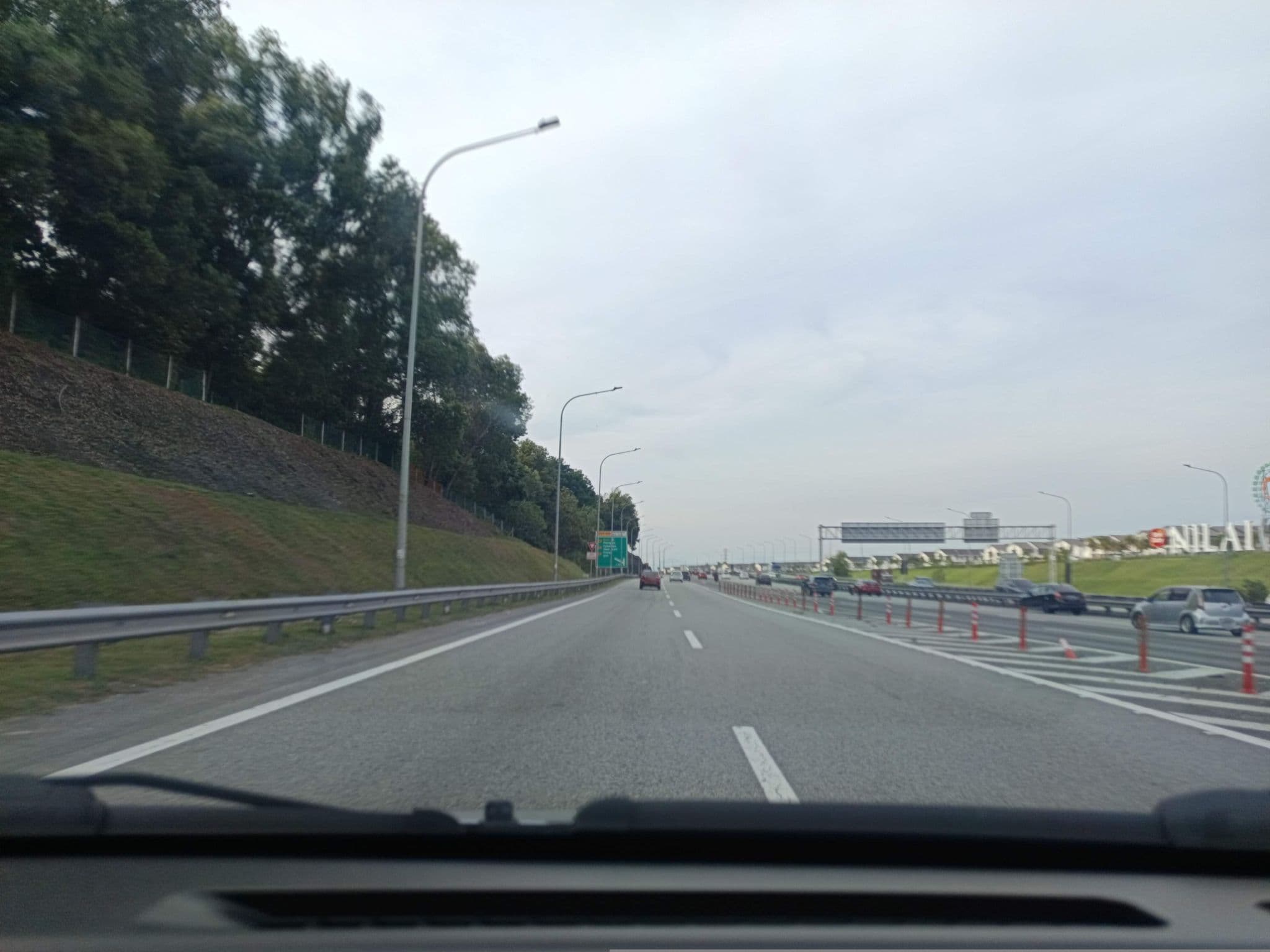 Street view near Room 508 Nilai Spring Resort, Kampung Baharu Nilai — © YikQin (CC BY-SA · Mapillary)