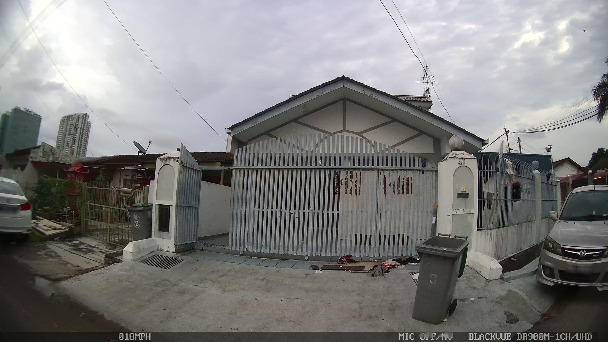 Street view near Reception counter, Kampung Larkin Lama — © kaart_3 (CC BY-SA · Mapillary)