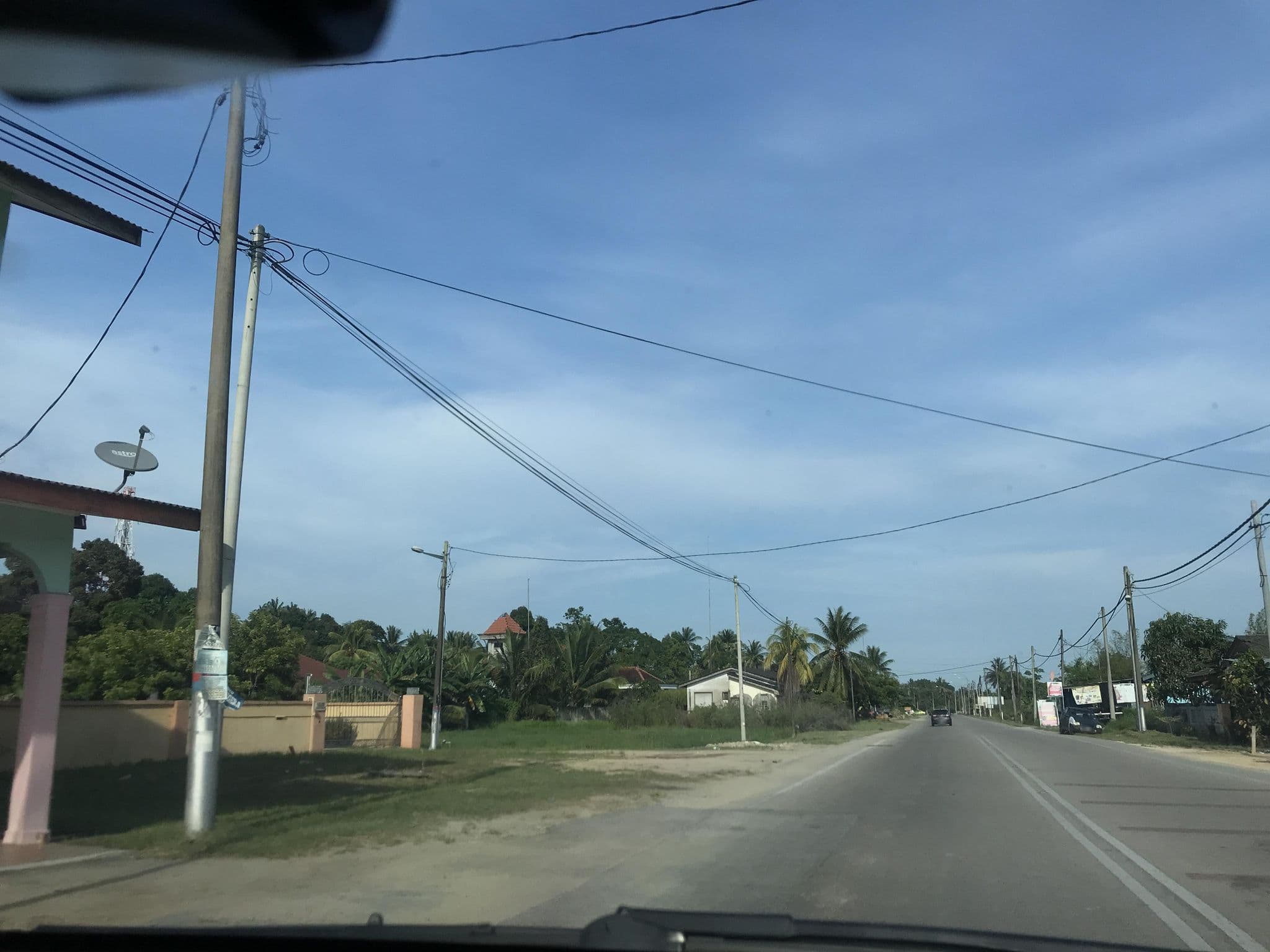 Street view near Guesthouse Apetah, Kampung Wakaf Stan — © Jeddy (CC BY-SA · Mapillary)