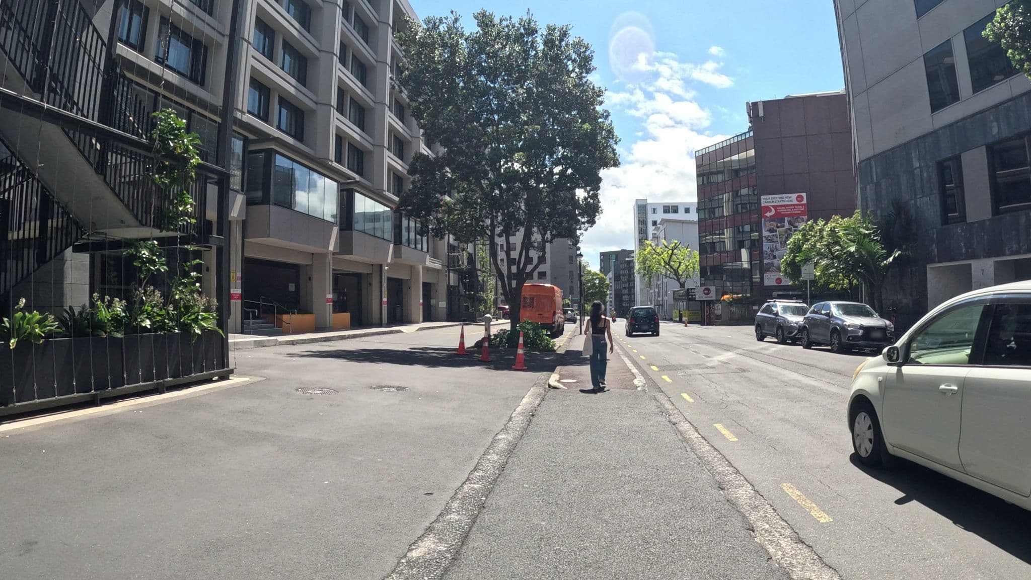 Street view near Club Lounge- Cordis Hotel, Grafton — © alt9800 (CC BY-SA · Mapillary)