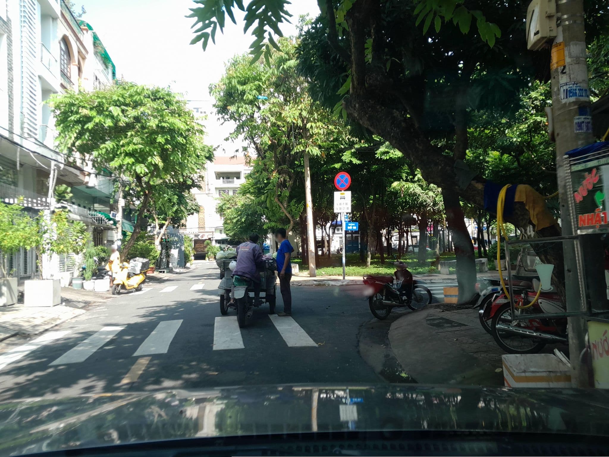 Street view near U&Me Hotel, Quận Năm — © sg_front_3 (CC BY-SA · Mapillary)