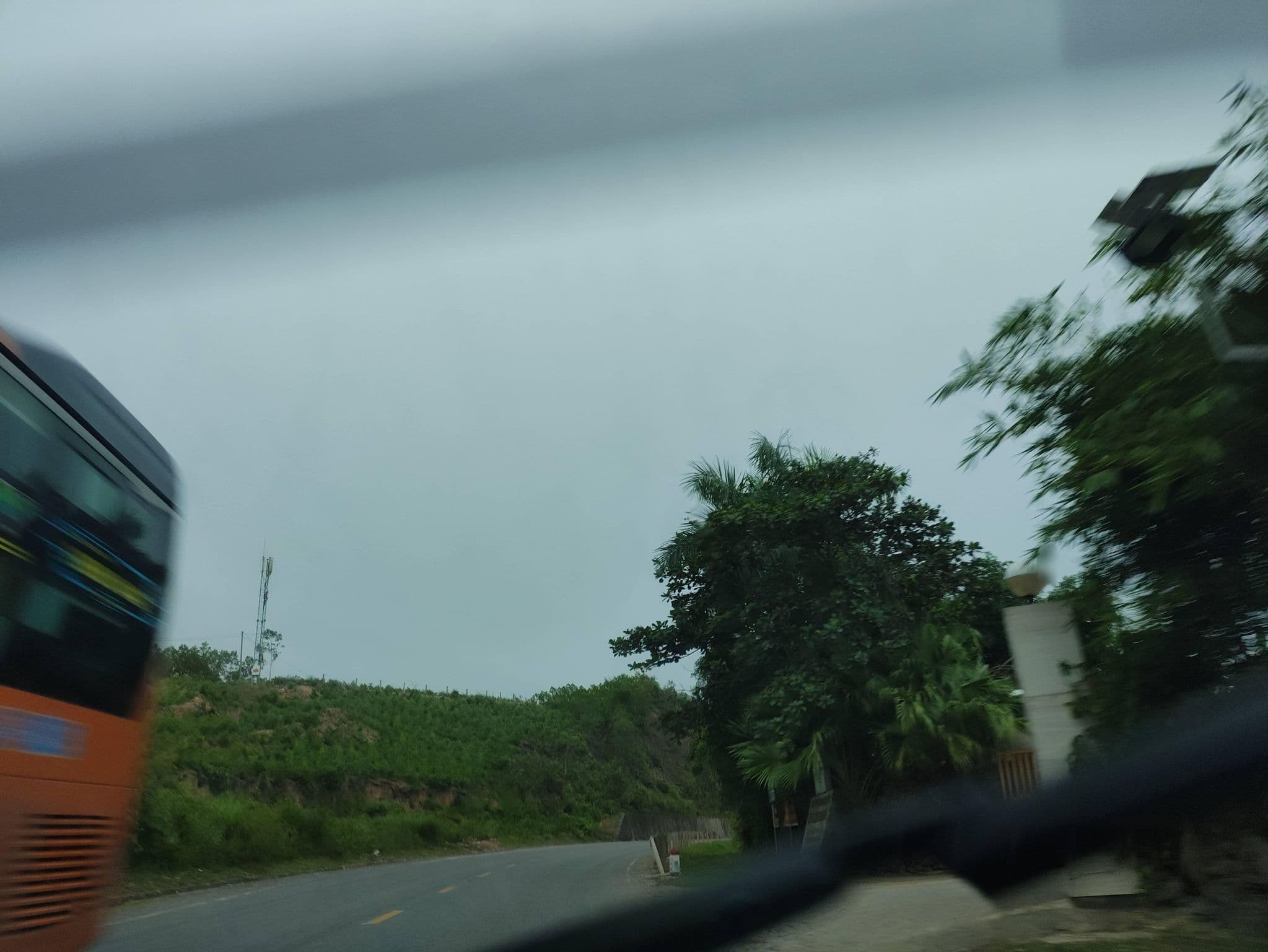 Street view near Phong Nha Lakehouse, Xuân Sơn — © hn_right_1 (CC BY-SA · Mapillary)