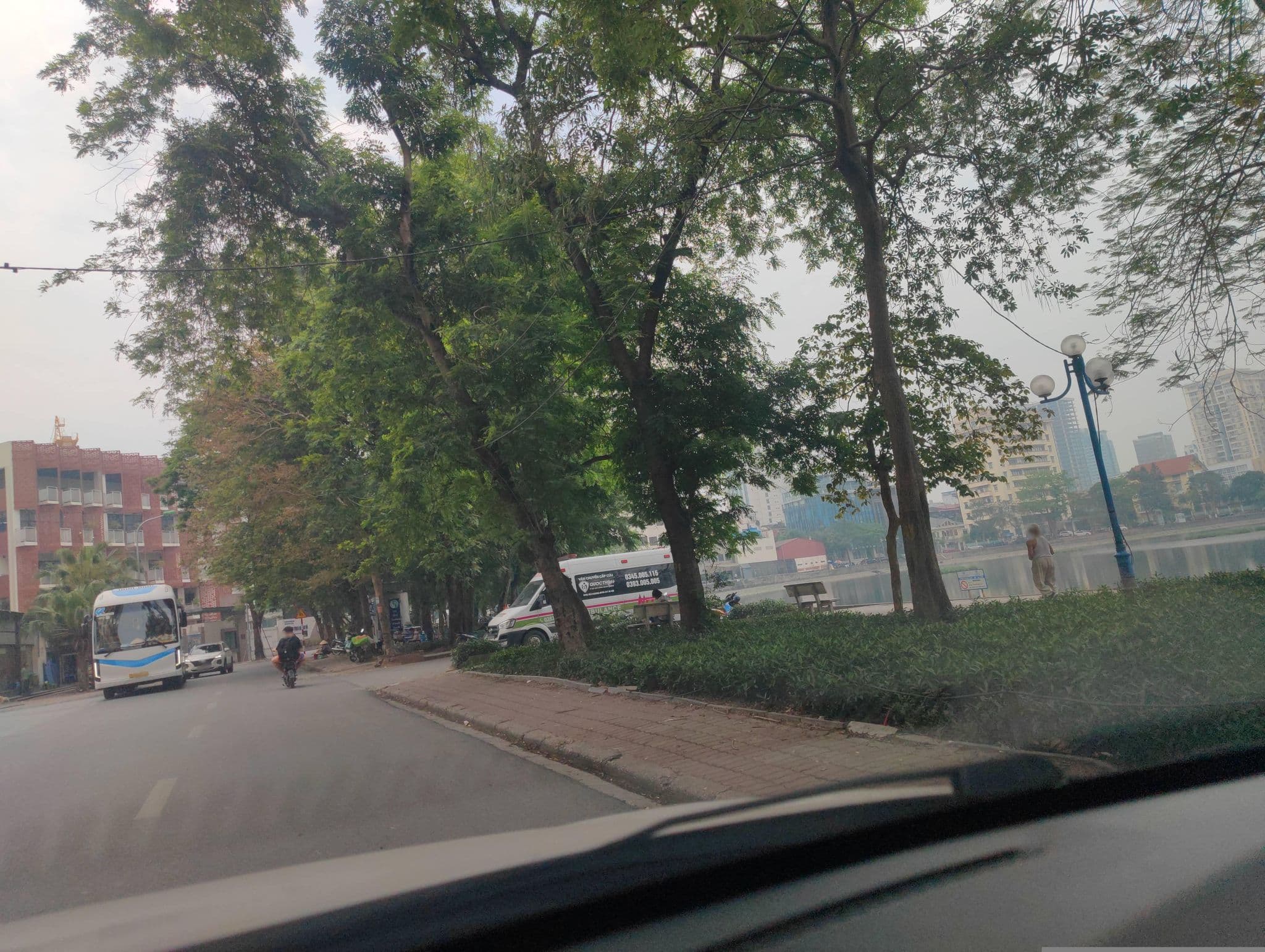 Street view near Dolce By Wyndham, Liễu Giai — © hn_right_2 (CC BY-SA · Mapillary)