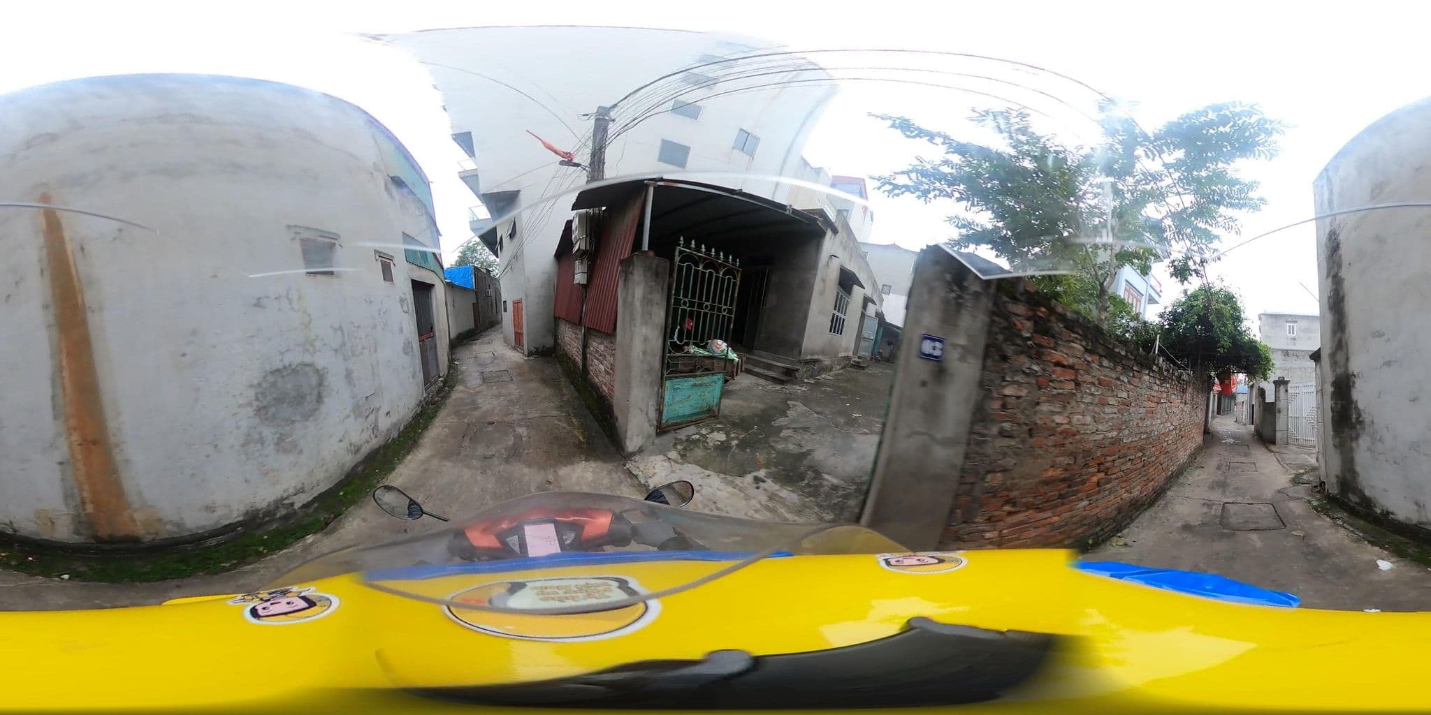 Street view near Viet Hotel, Quang Minh — © bemaps2_hn (CC BY-SA · Mapillary)