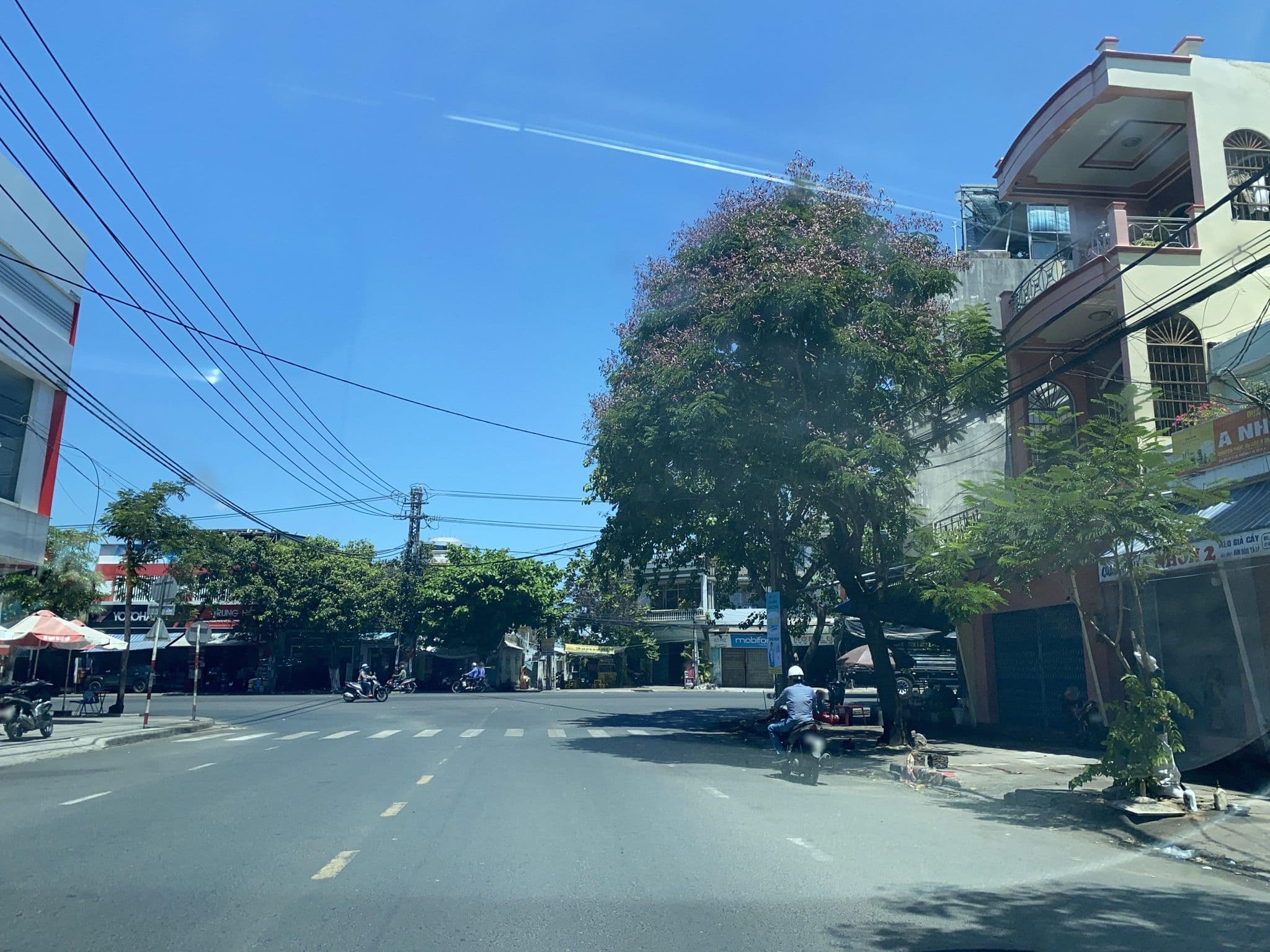 Street view near Đà Giang Hotel, Tuy Hòa — © DriveWithHoang (CC BY-SA · Mapillary)