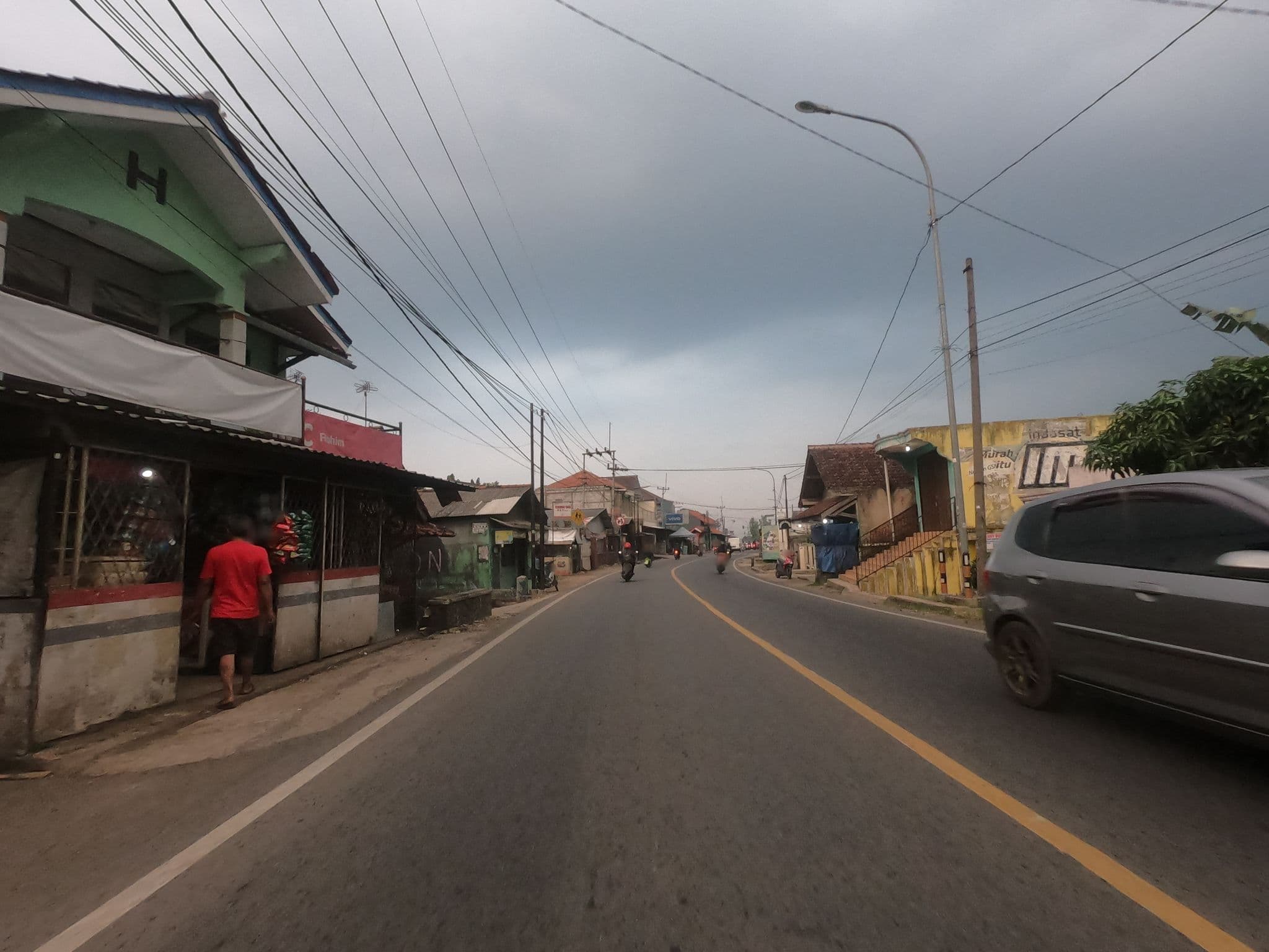 Street view near Danau Toba International Cottage, Ciampea — © hannurahosea (CC BY-SA · Mapillary)