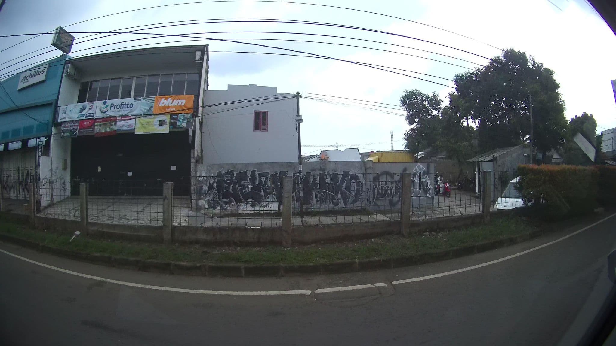 Street view near Hotel tentrem jogja, Serpong — © kaart_2 (CC BY-SA · Mapillary)